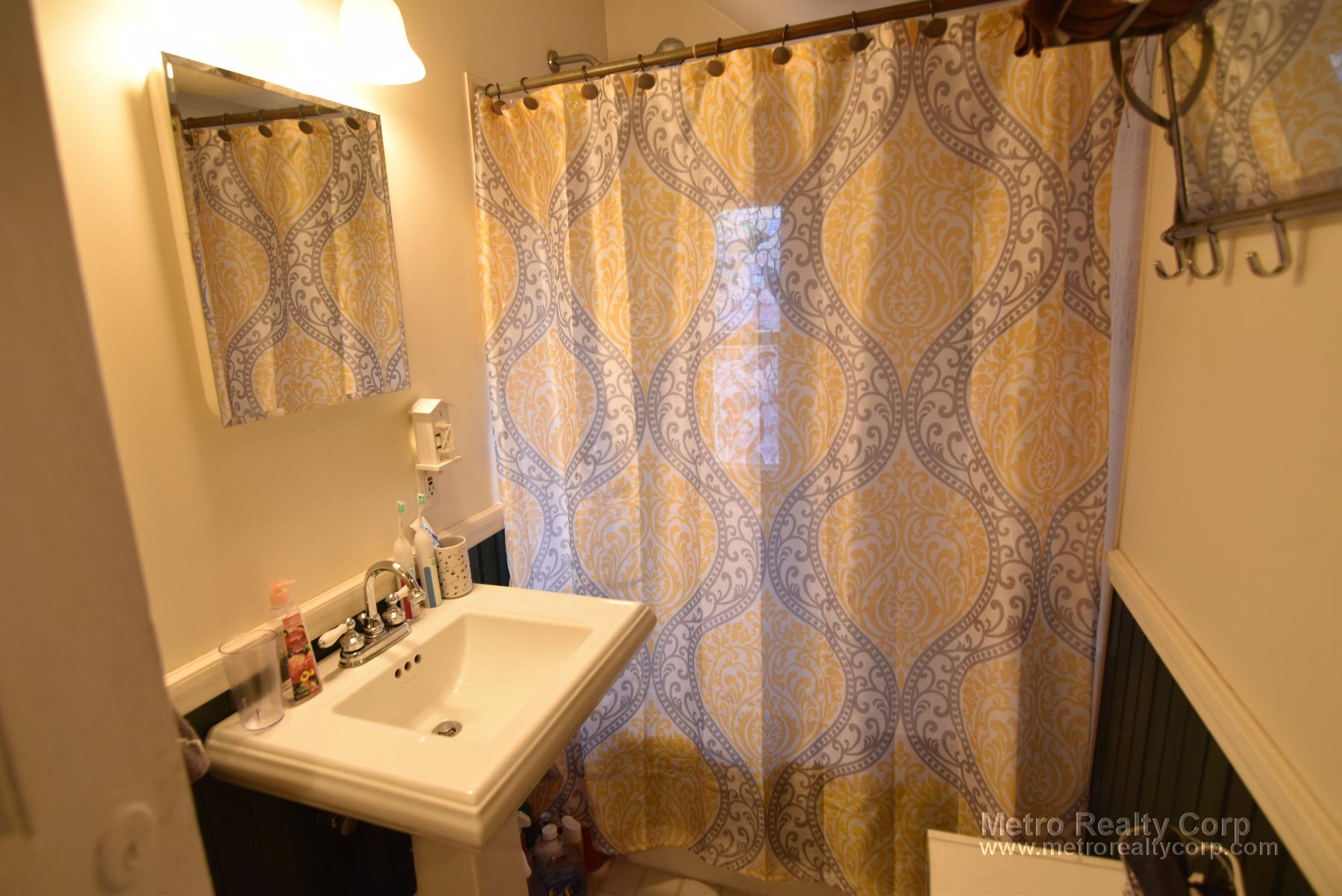 295 Summit Ave, Brighton