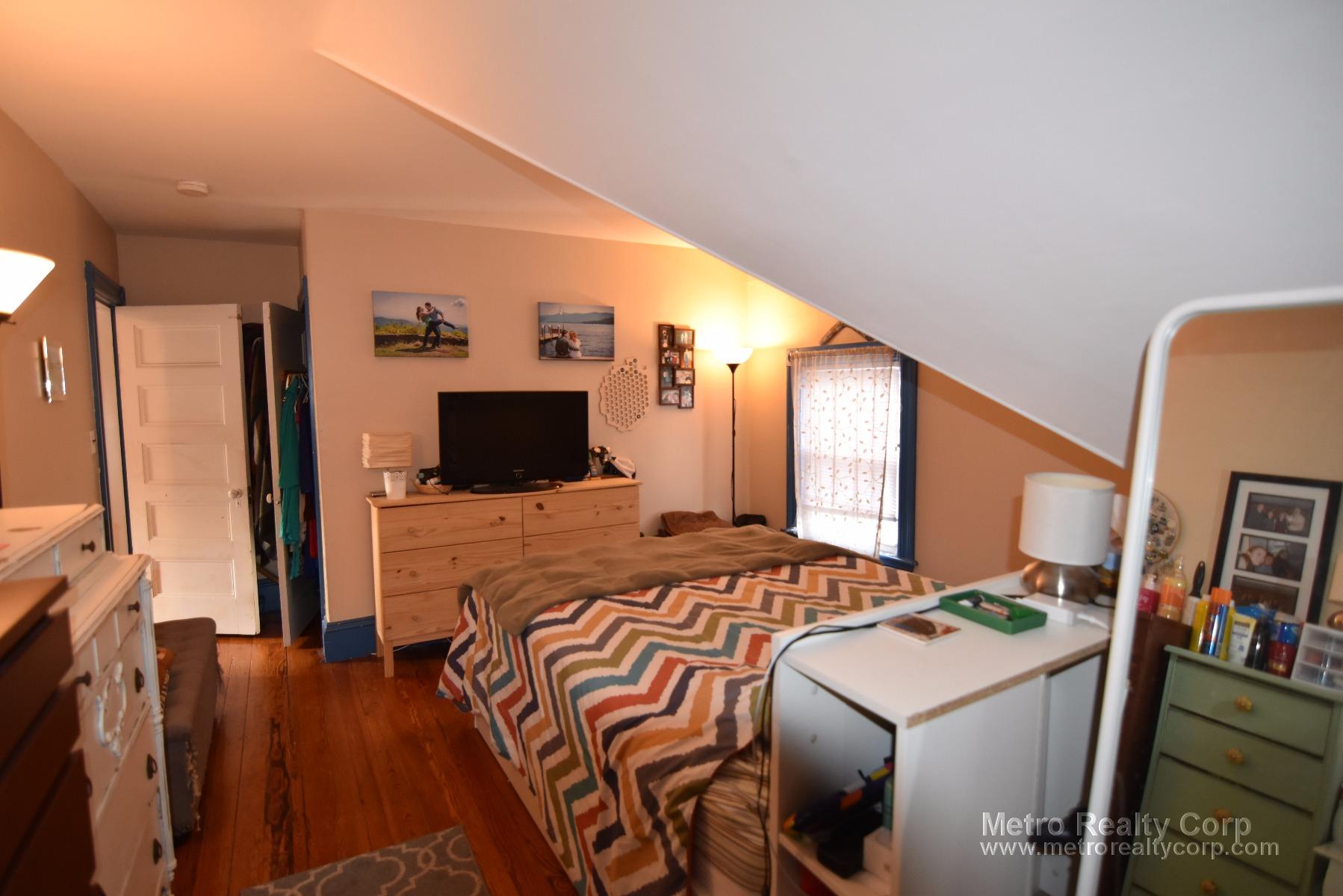 295 Summit Ave, Brighton