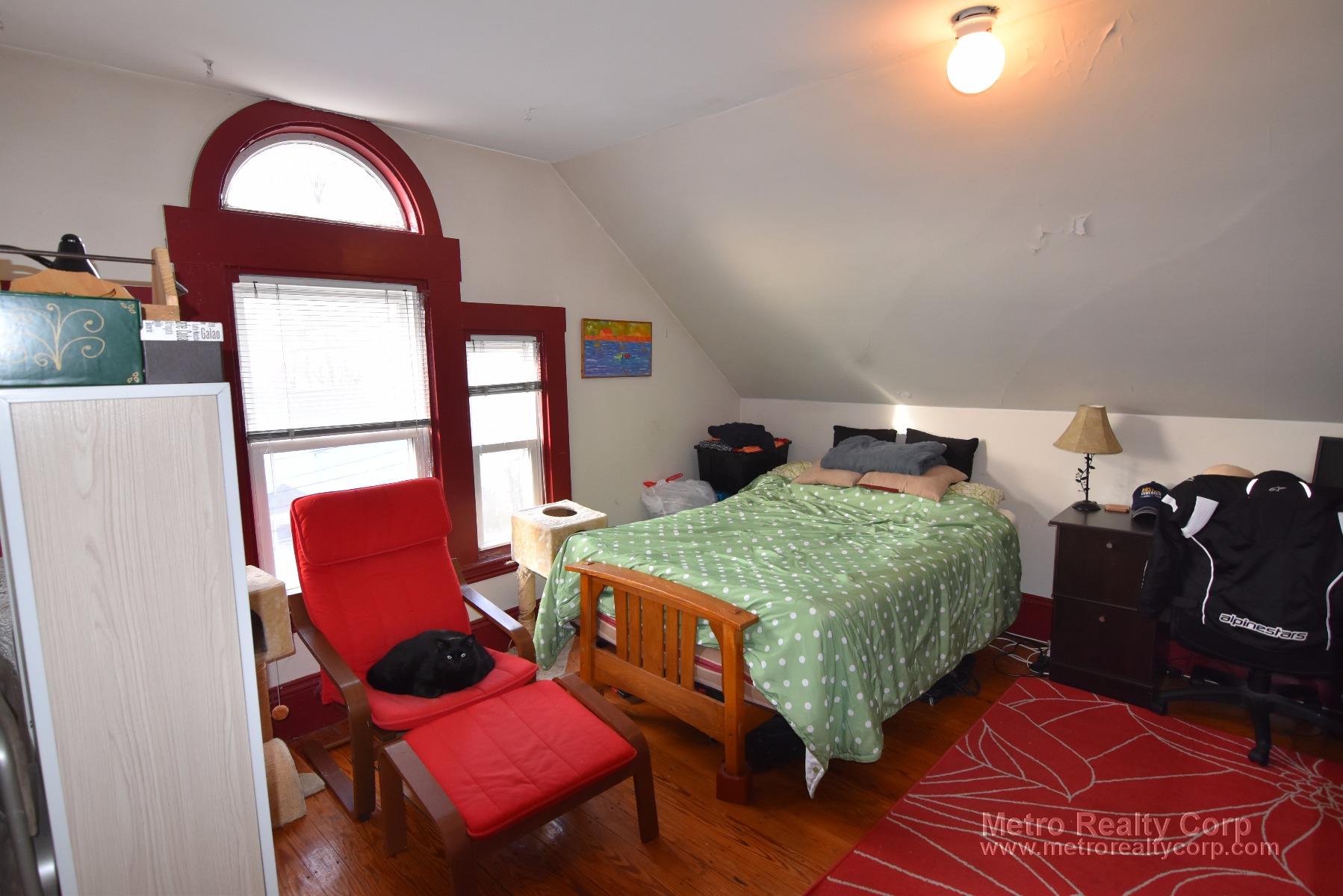 295 Summit Ave, Brighton