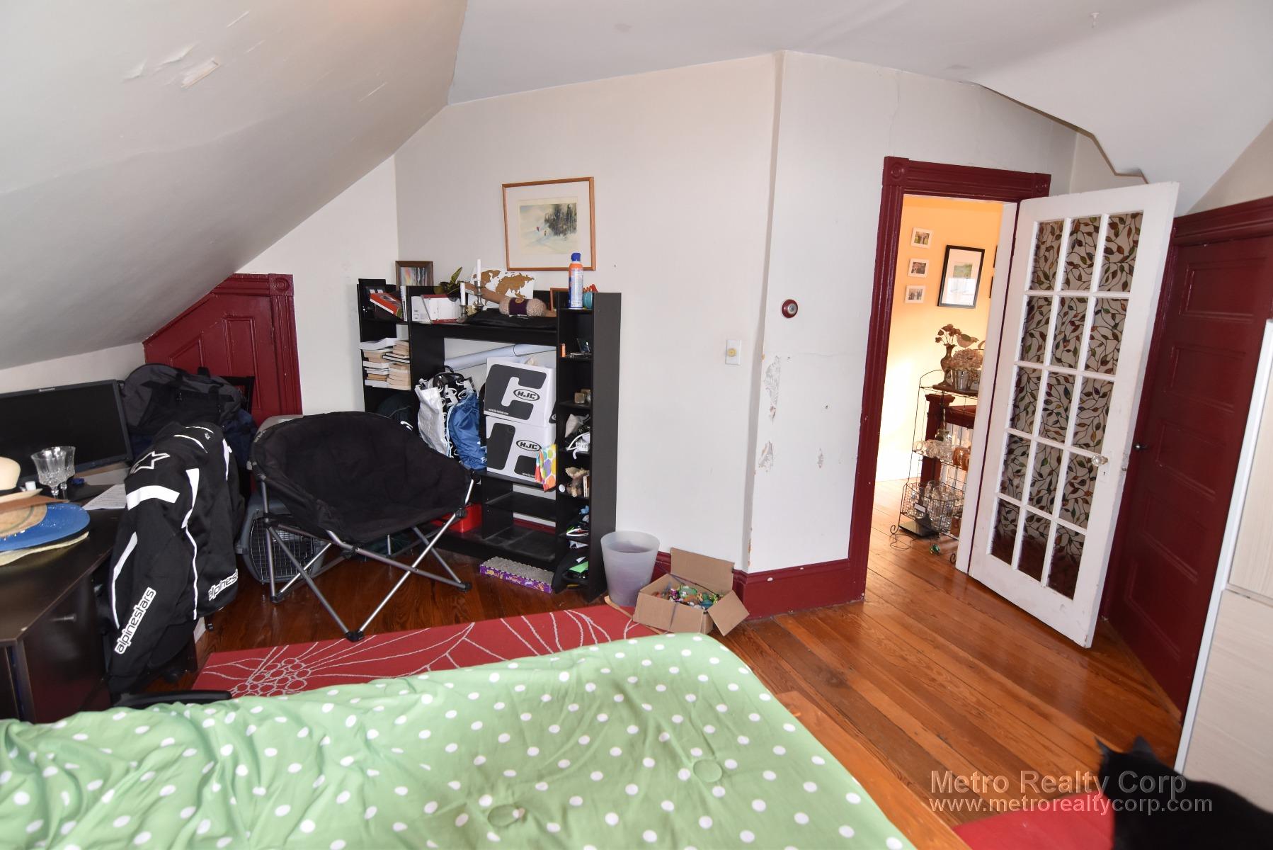 295 Summit Ave, Brighton