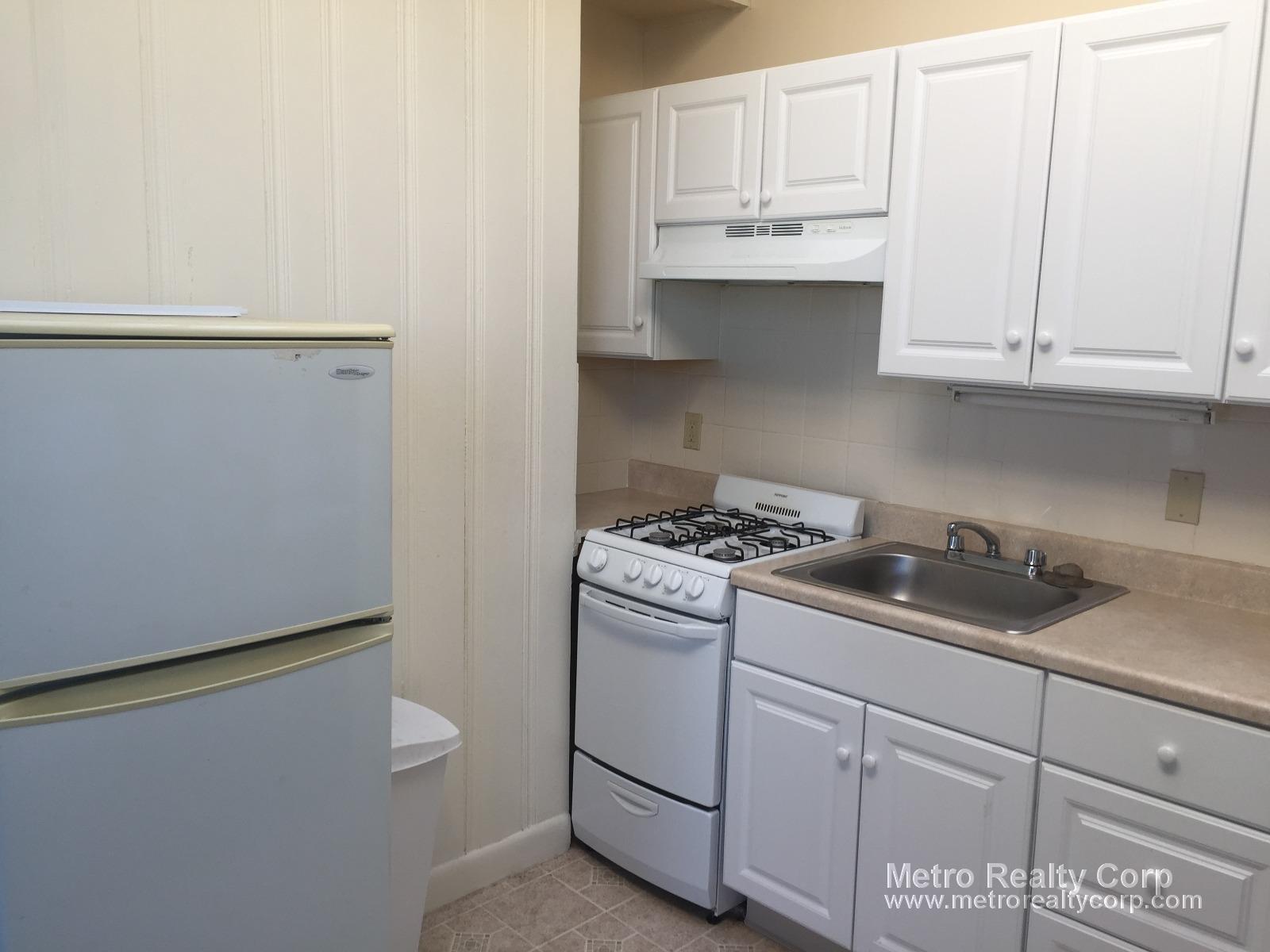 15 Bay State Rd, Fenway