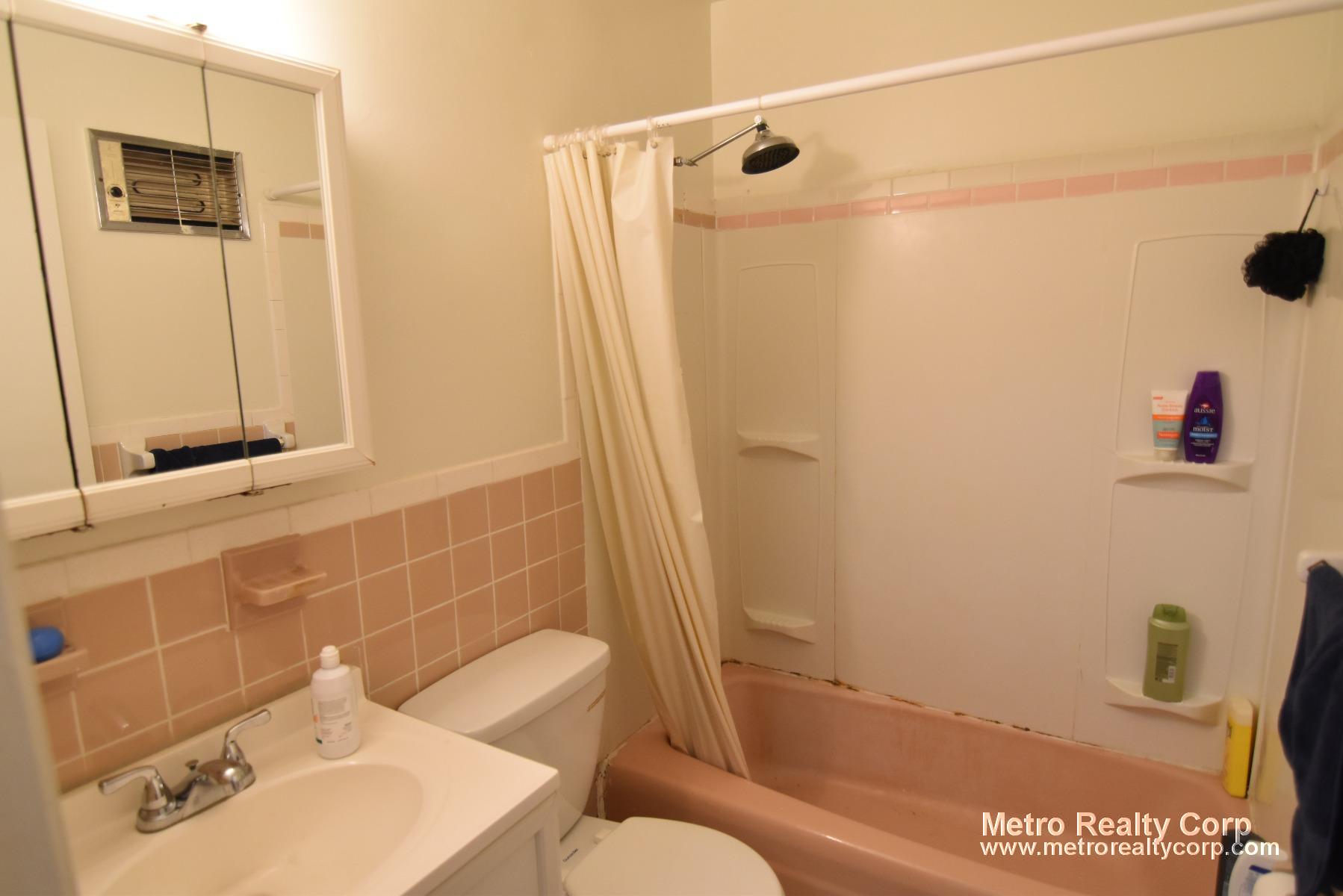 2 bed, 1 bath apartment for rent at 256 Parker Hill Ave Unit 4, Mission Hill — photo 5 of 7