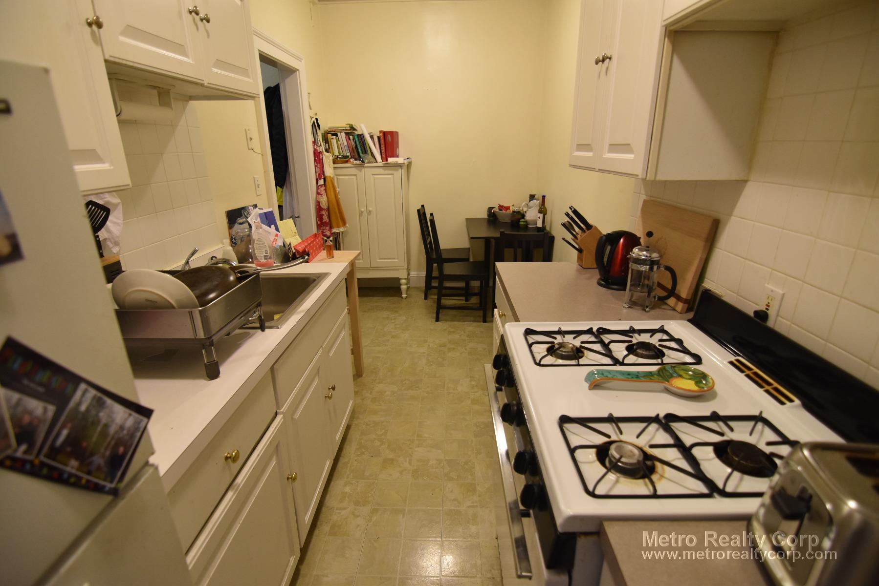 81 Strathmore Rd, Brighton