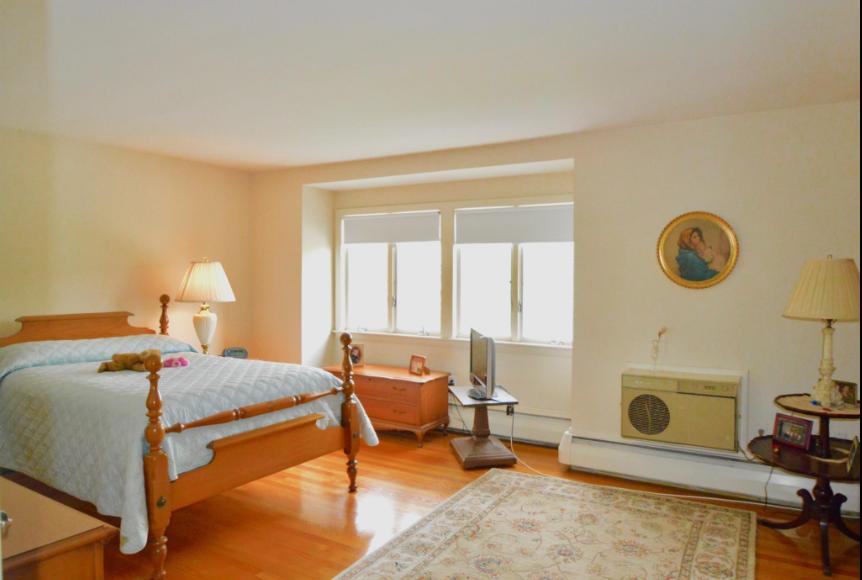 157 Grove St, Chestnut Hill