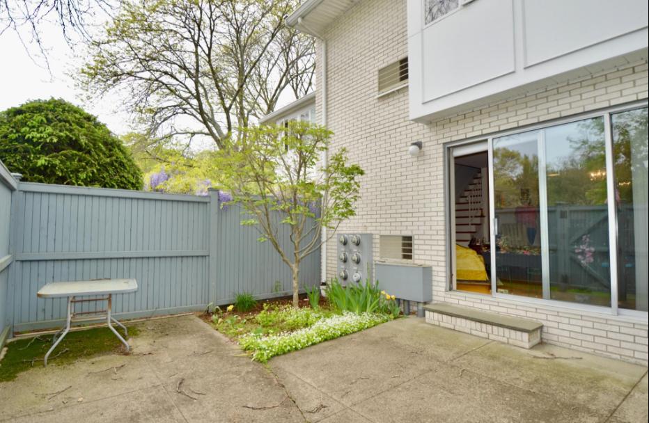 157 Grove St, Chestnut Hill