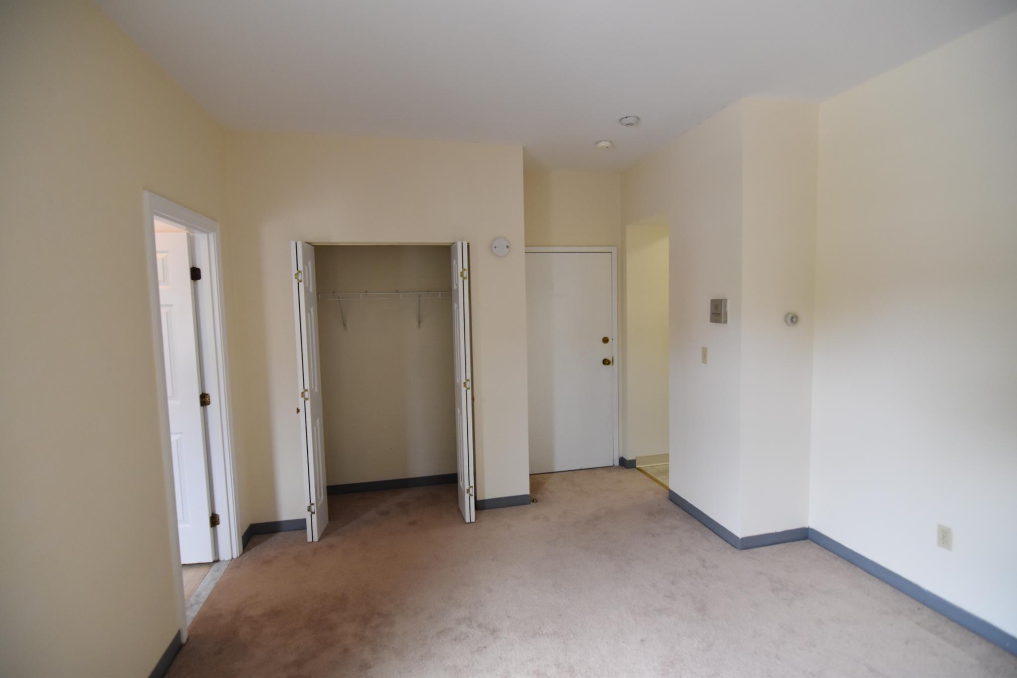 Studio bed, 1 bath apartment for rent at 171 Harvard St Unit 5, Brookline — photo 2 of 6
