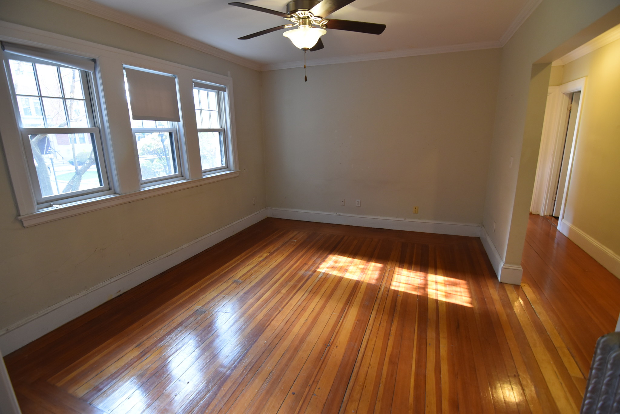 3 bed, 1 bath apartment for rent at 1211 Beacon St Unit 1, Brookline