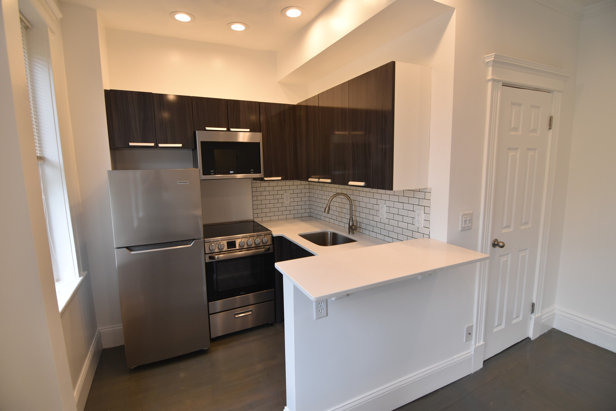 Studio bed, 1 bath apartment for rent at 15 Queensberry St Unit 33, Fenway — photo 2 of 7