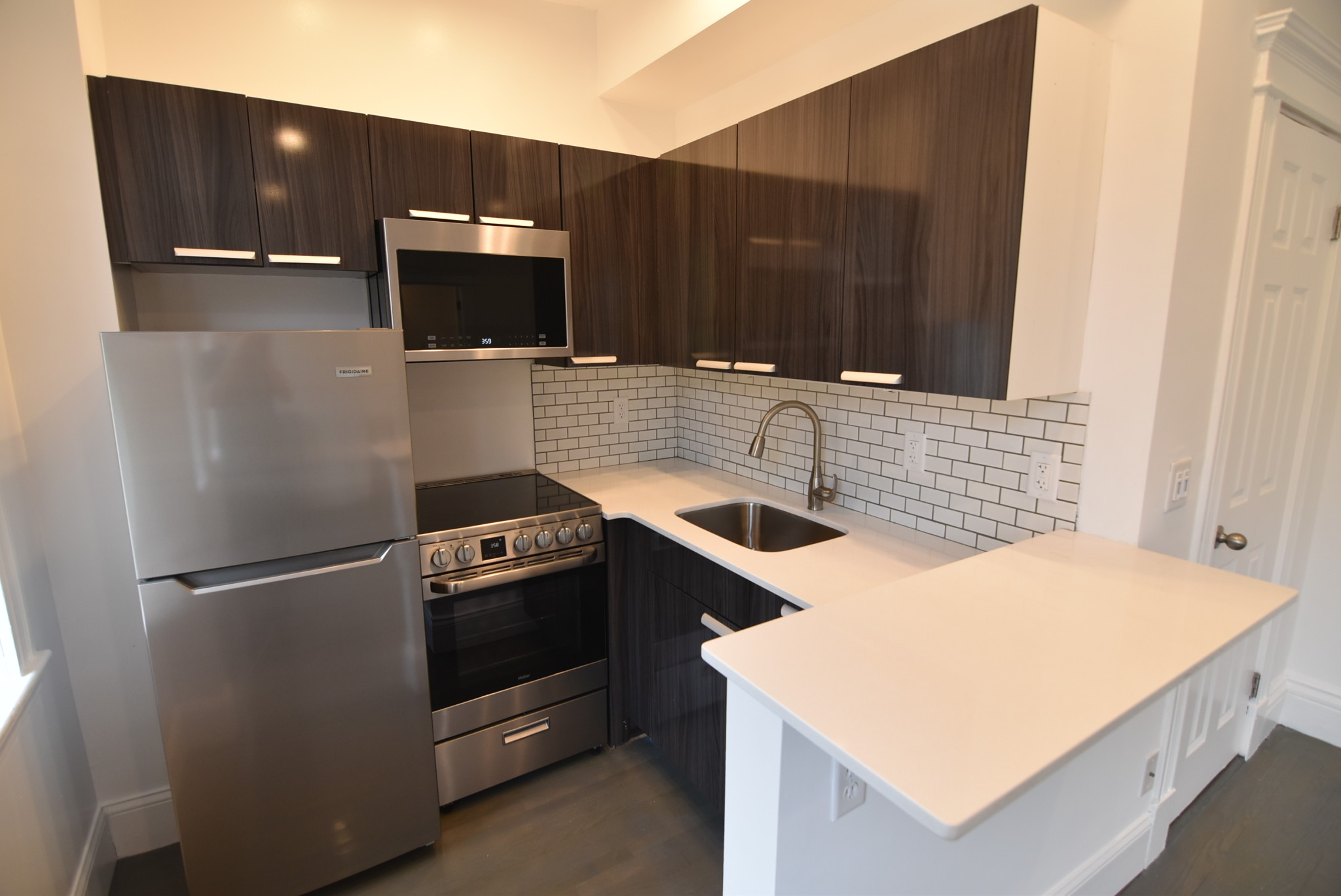 Studio bed, 1 bath apartment for rent at 15 Queensberry St Unit 33, Fenway — photo 3 of 7