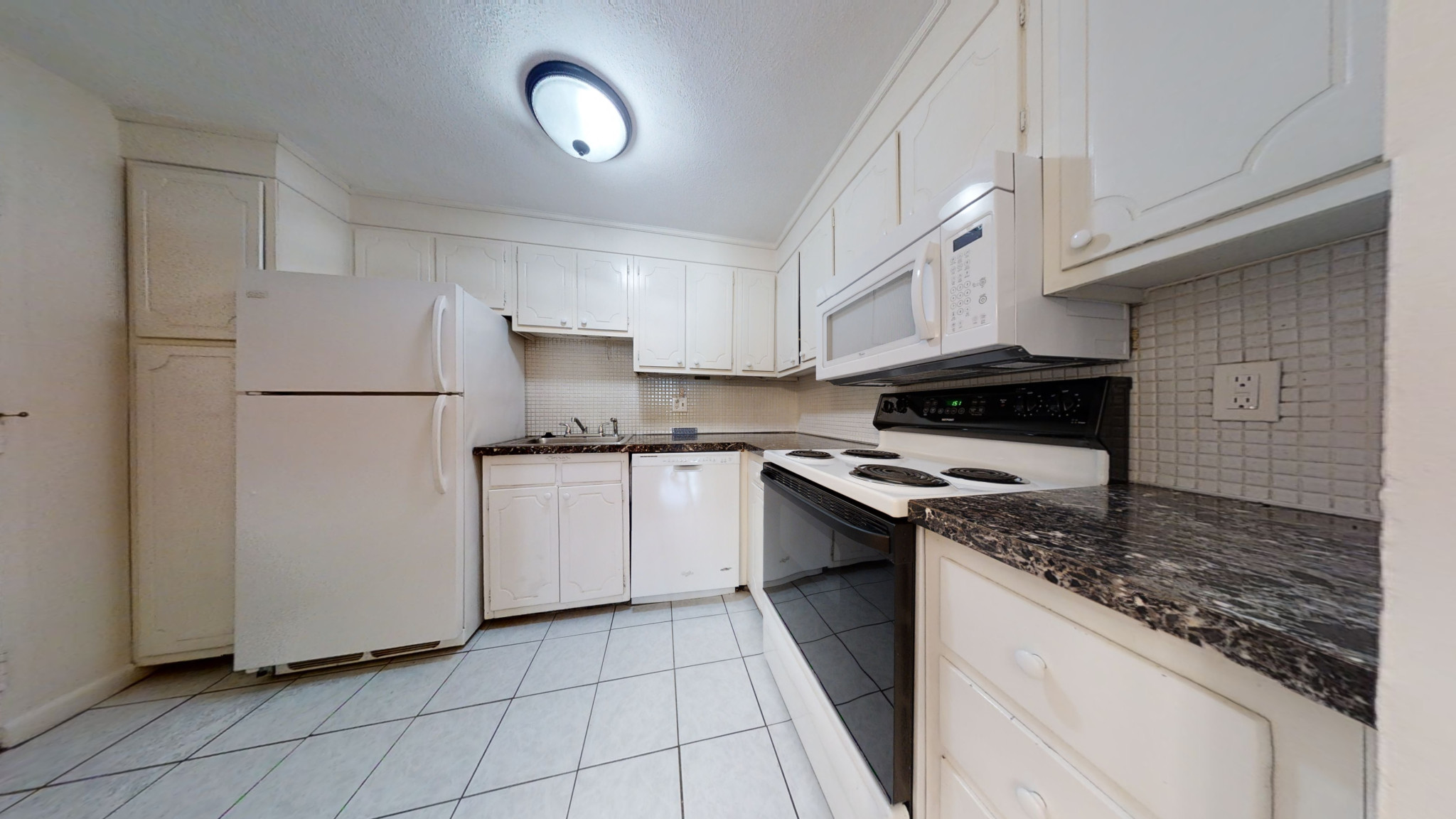 2 bed, 1 bath apartment for rent at 81 Green St Unit 16, Brookline