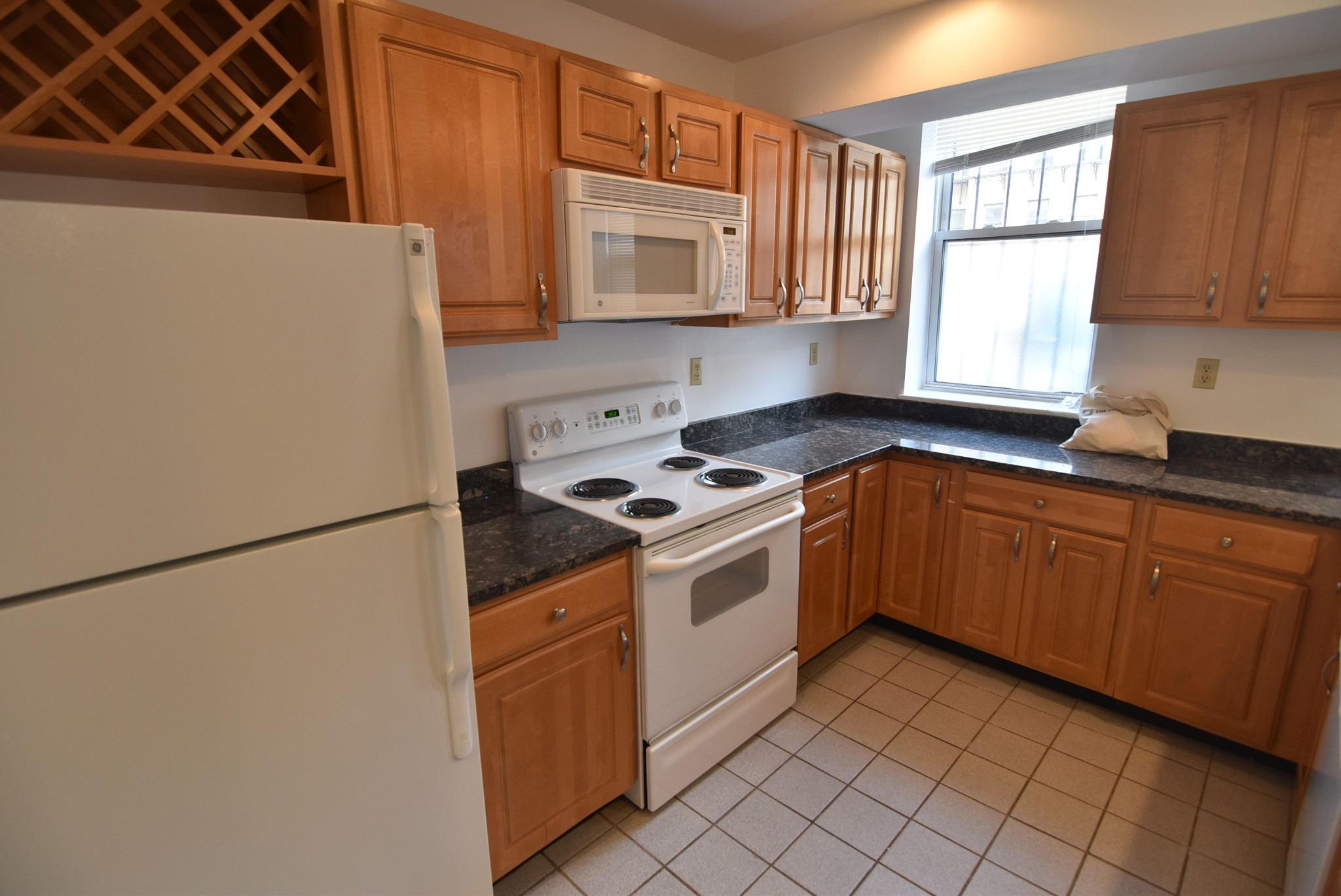 Studio bed, 1 bath apartment for rent at 24 Queensberry St Unit C, Fenway — photo 2 of 11