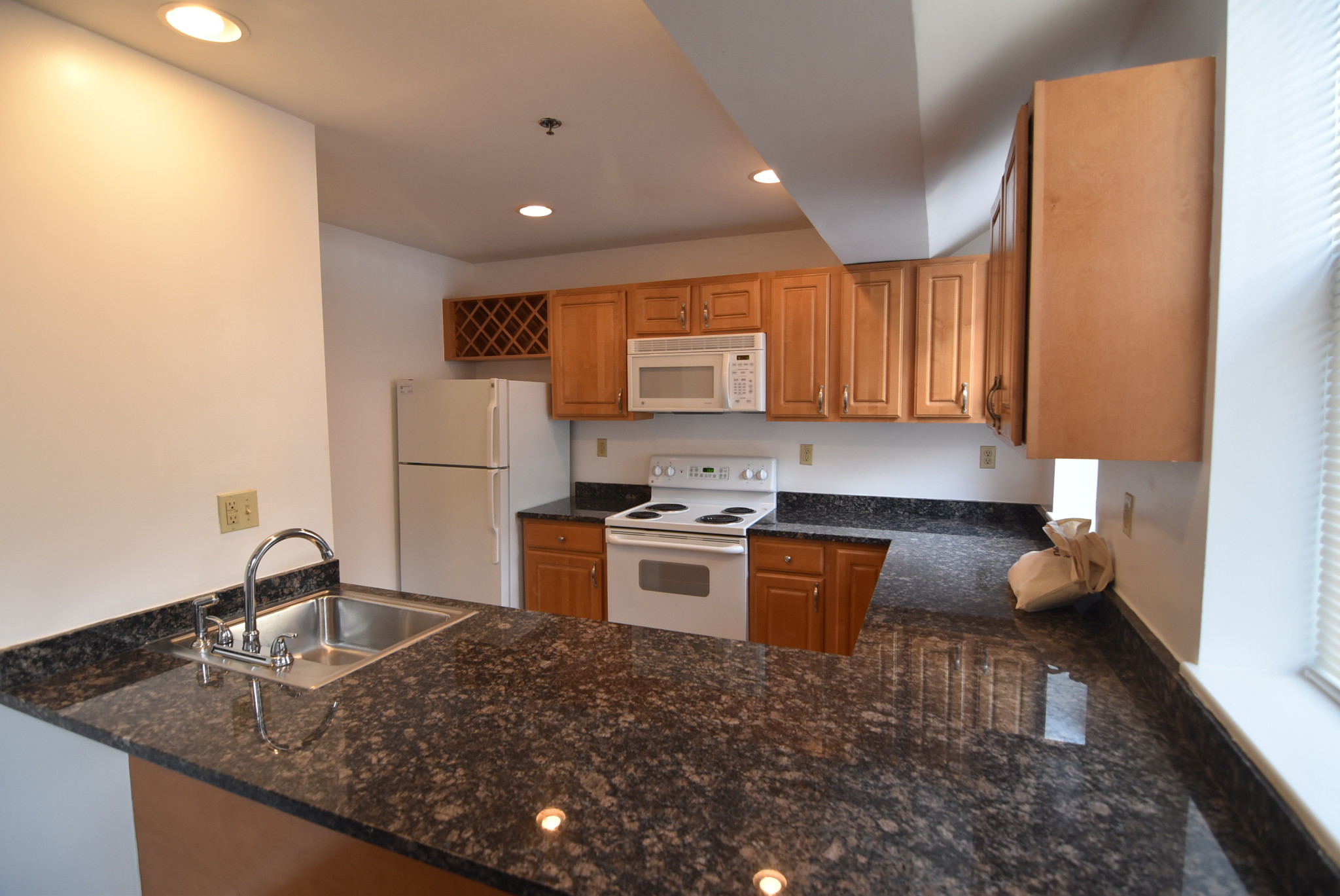 Studio bed, 1 bath apartment for rent at 24 Queensberry St Unit C, Fenway