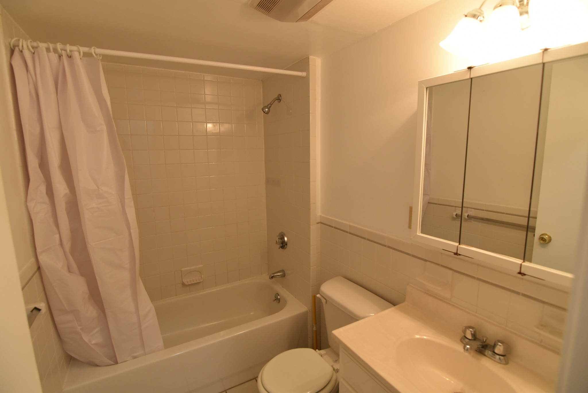 Studio bed, 1 bath apartment for rent at 24 Queensberry St Unit C, Fenway — photo 6 of 11