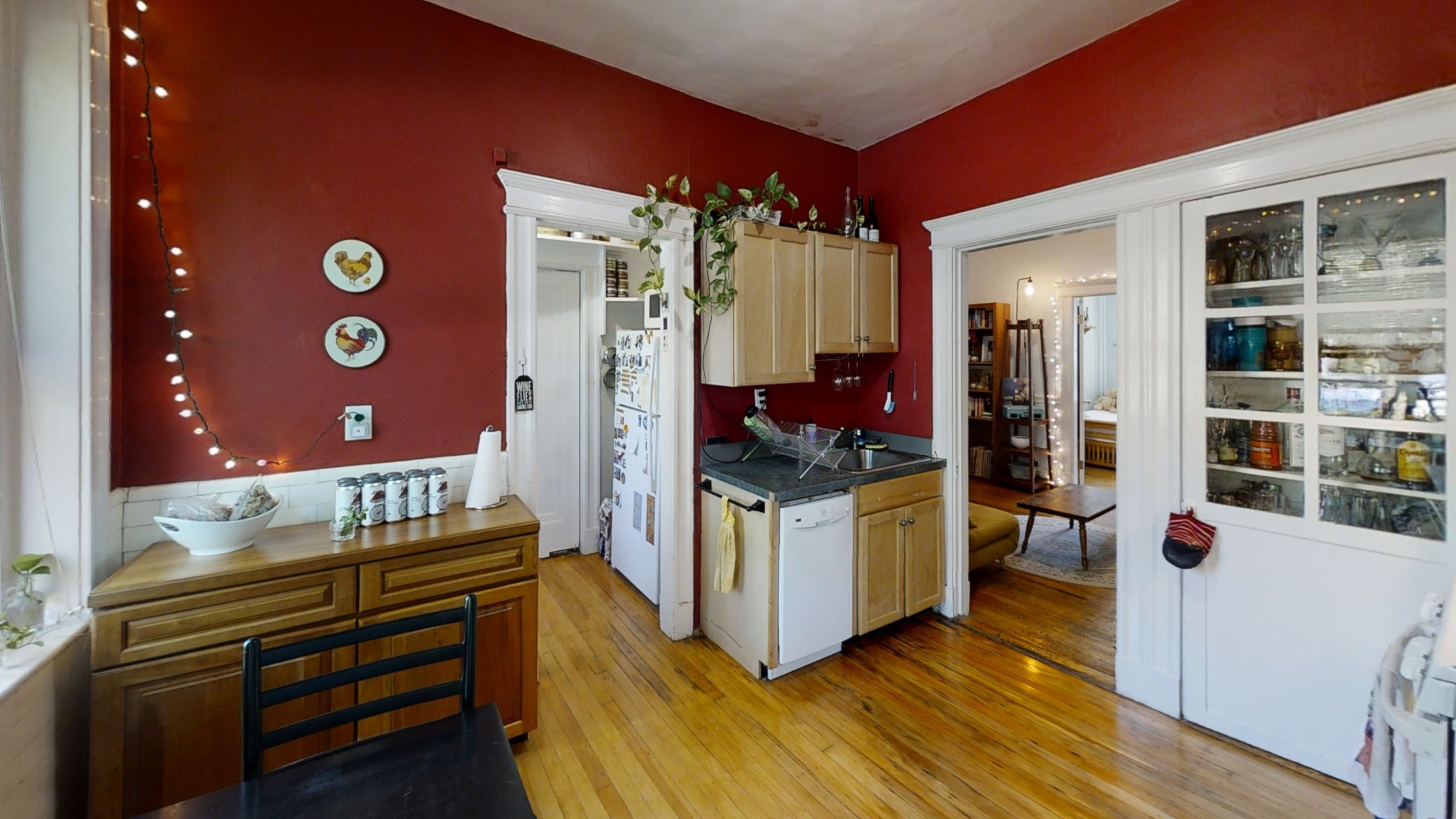 4 bed, 1 bath apartment for rent at 12 Greenway Ct Unit 1, Coolidge Corner — photo 8 of 31