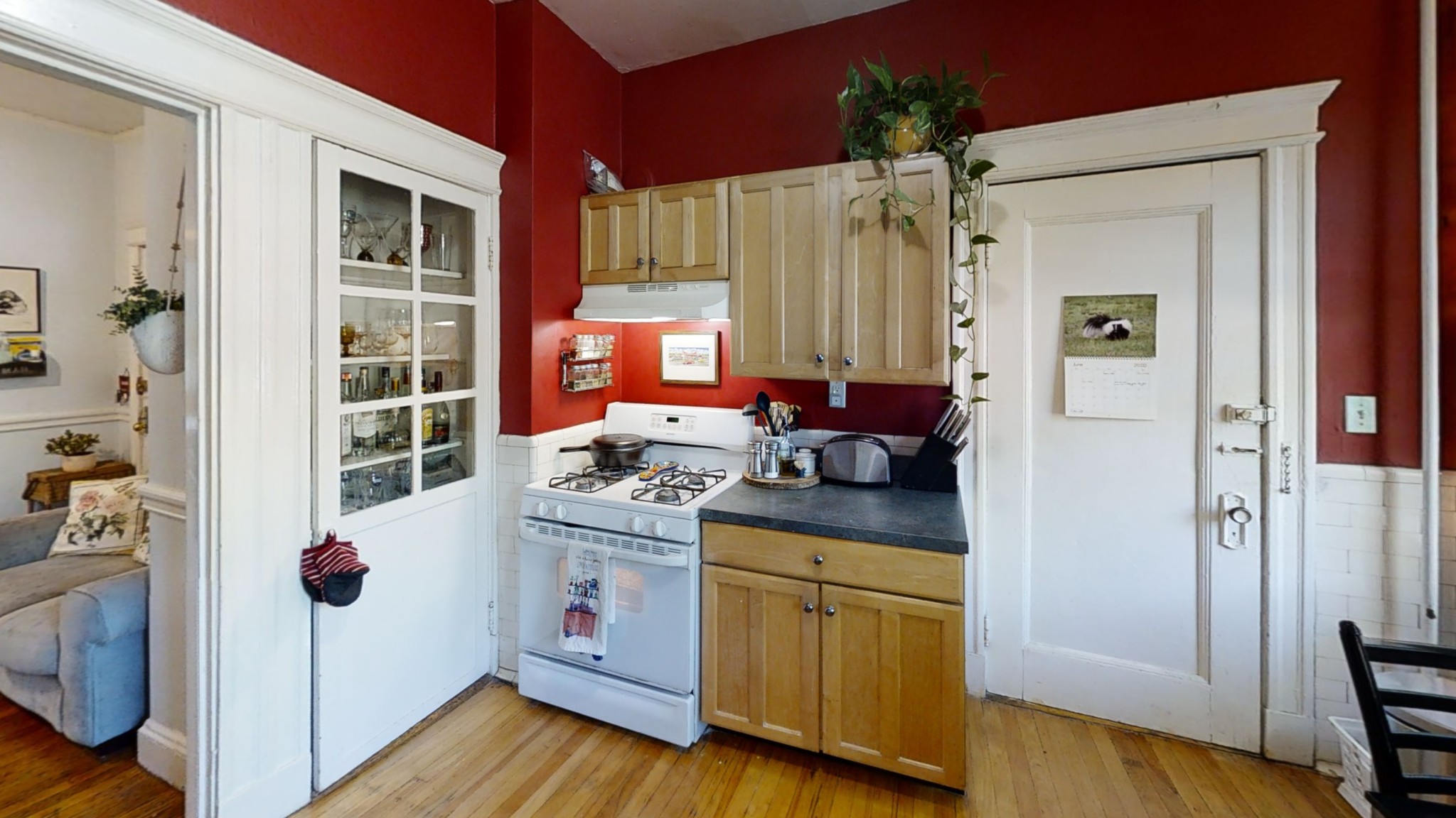 4 bed, 1 bath apartment for rent at 12 Greenway Ct Unit 1, Coolidge Corner — photo 9 of 31