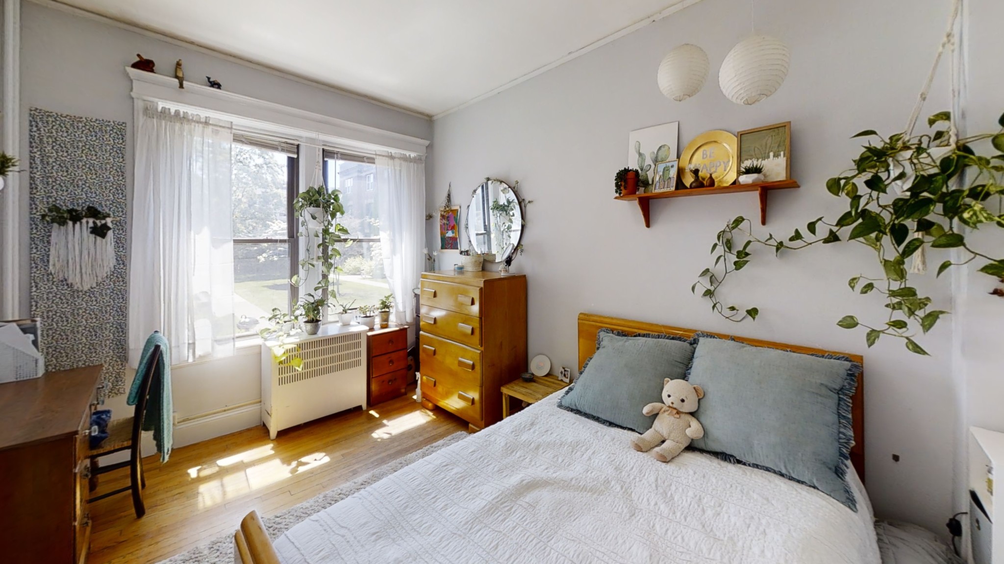 4 bed, 1 bath apartment for rent at 12 Greenway Ct Unit 1, Coolidge Corner — photo 6 of 31