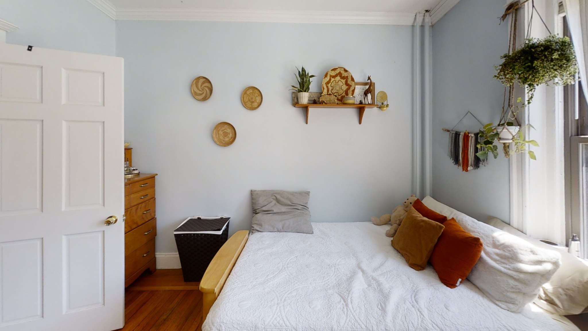 4 bed, 1 bath apartment for rent at 12 Greenway Ct Unit 1, Coolidge Corner — photo 12 of 31