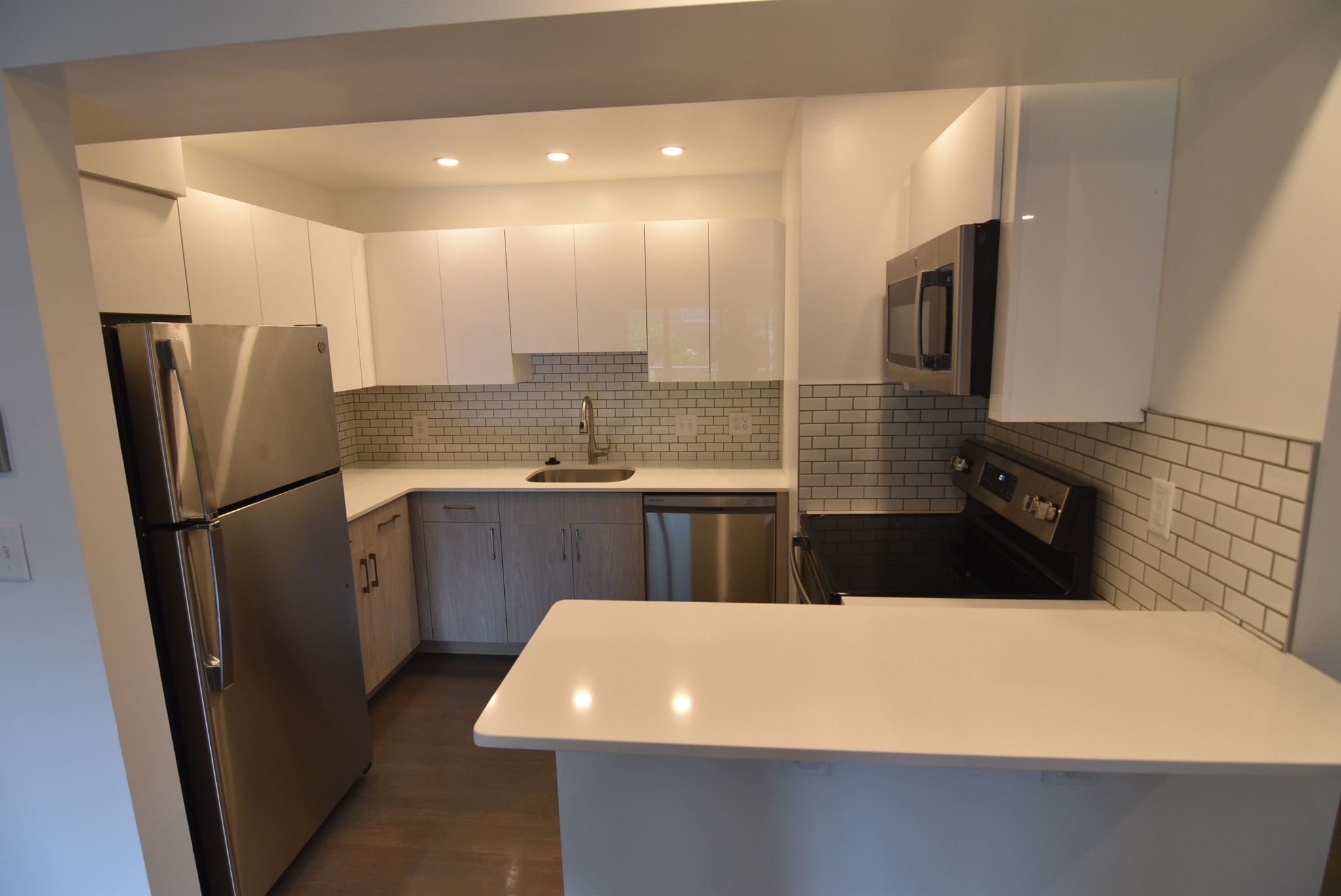 320 Hammond Pond Pkwy, Chestnut Hill