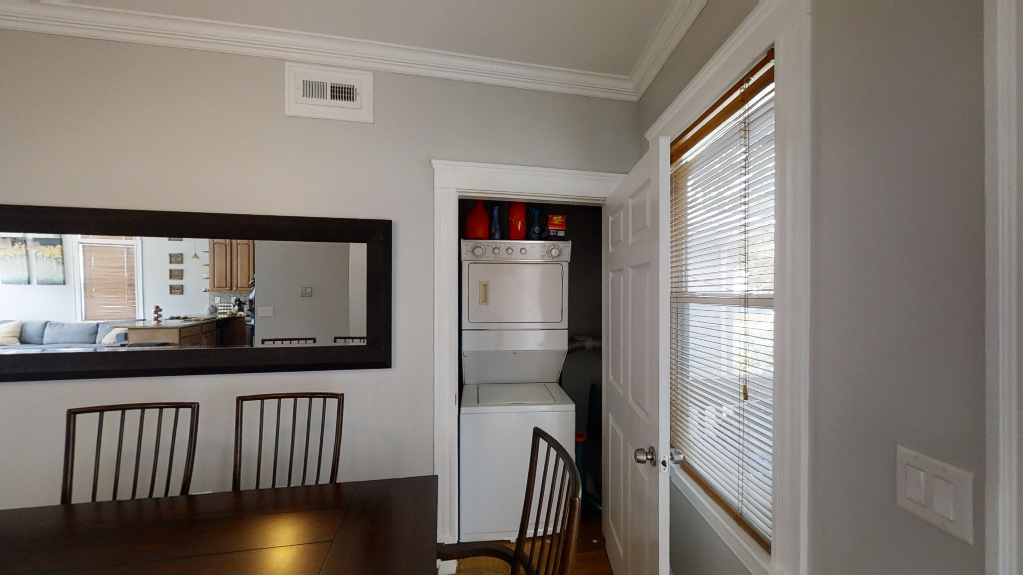 37 Regent St, Roxbury