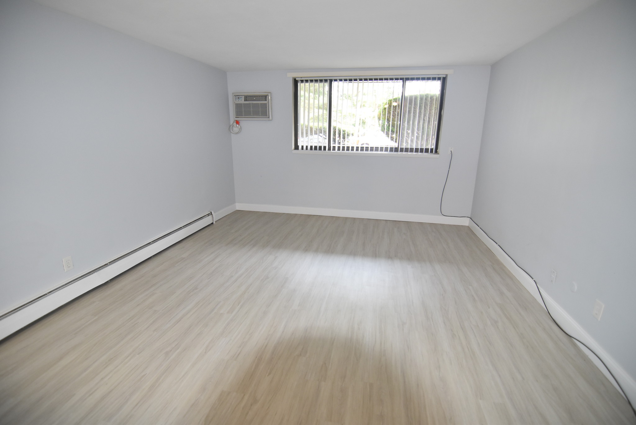 16 Whites Ave, Watertown