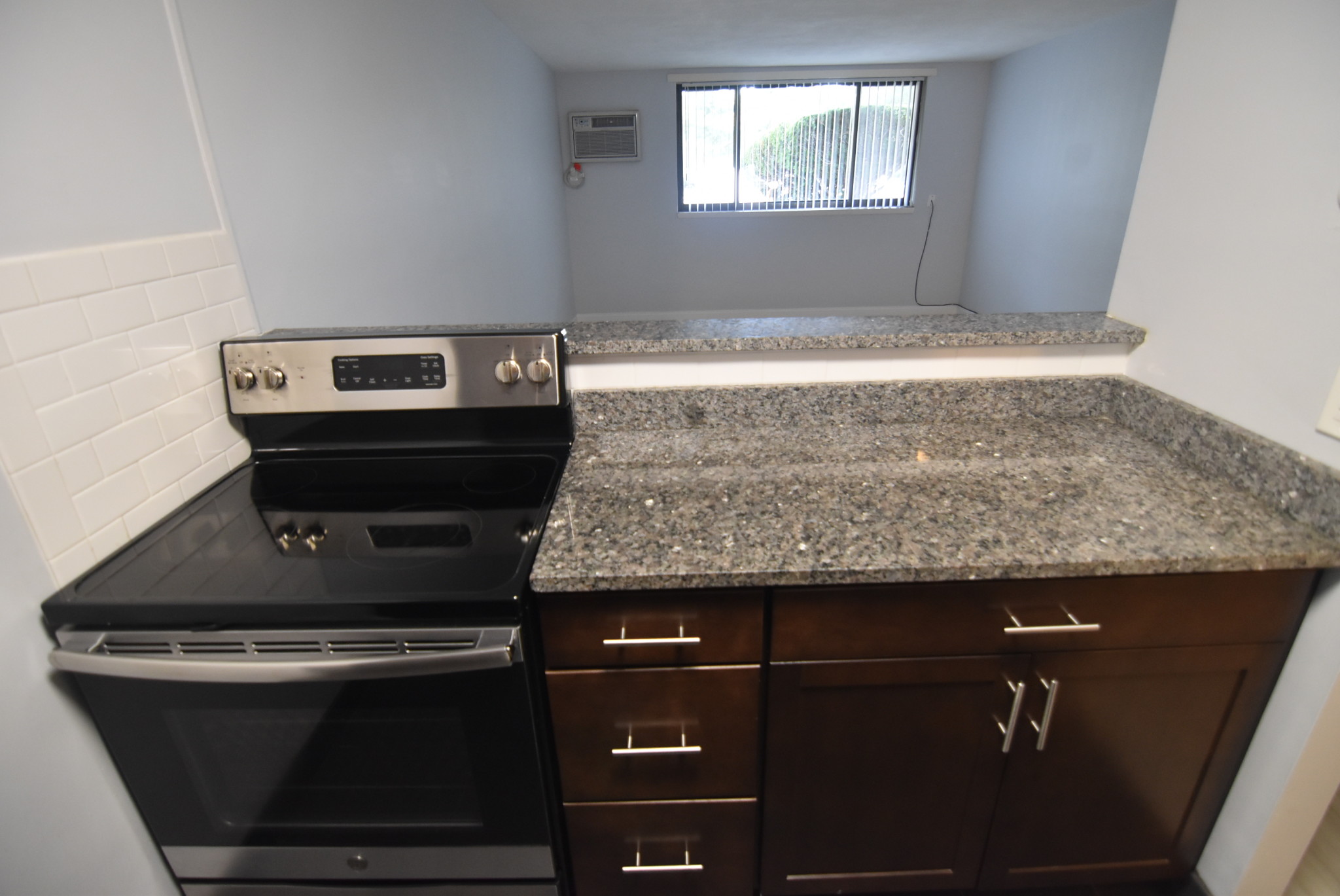 16 Whites Ave, Watertown