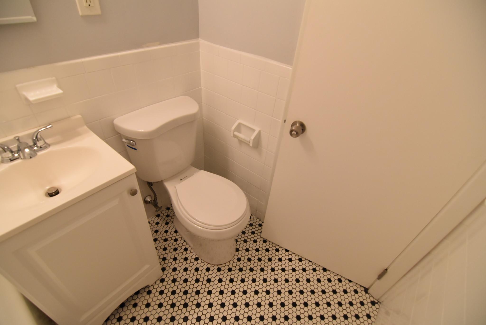 16 Whites Ave, Watertown