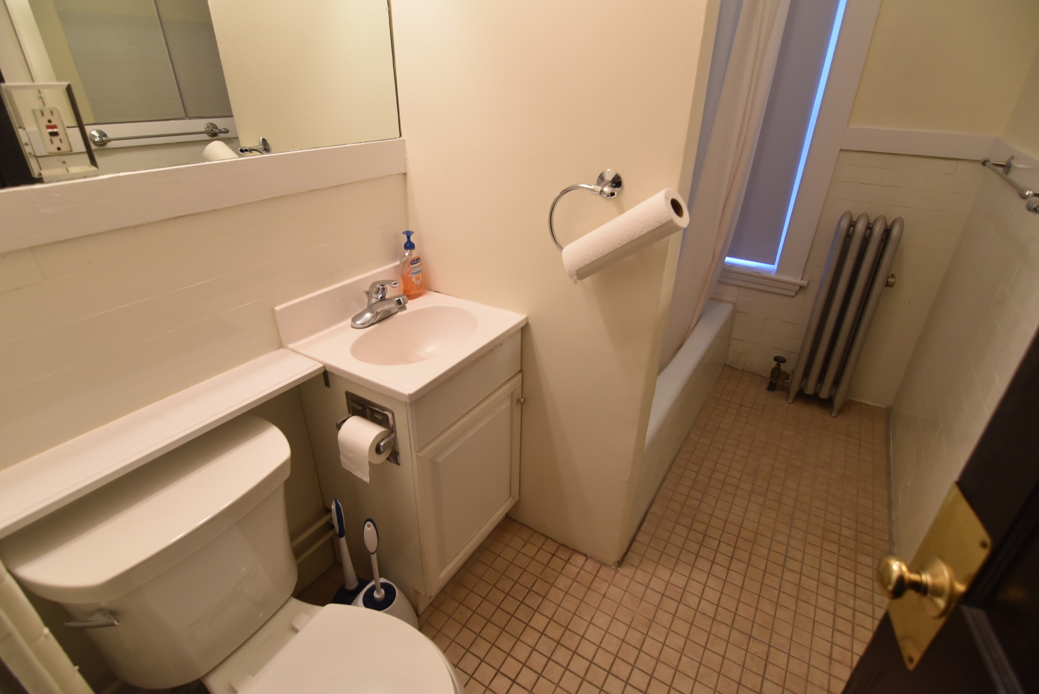 1 bed, 1 bath apartment for rent at 1368 Commonwealth Ave Unit 4, Allston — photo 17 of 18