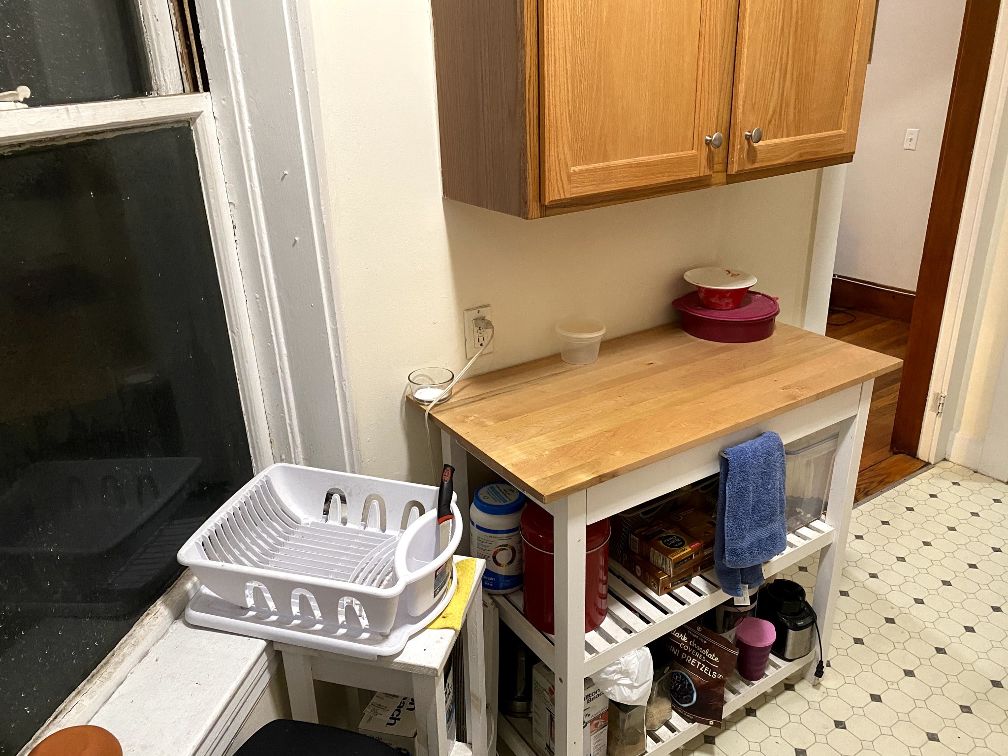 1 bed, 1 bath apartment for rent at 1376 Commonwealth Ave Unit 18, Allston — photo 4 of 19