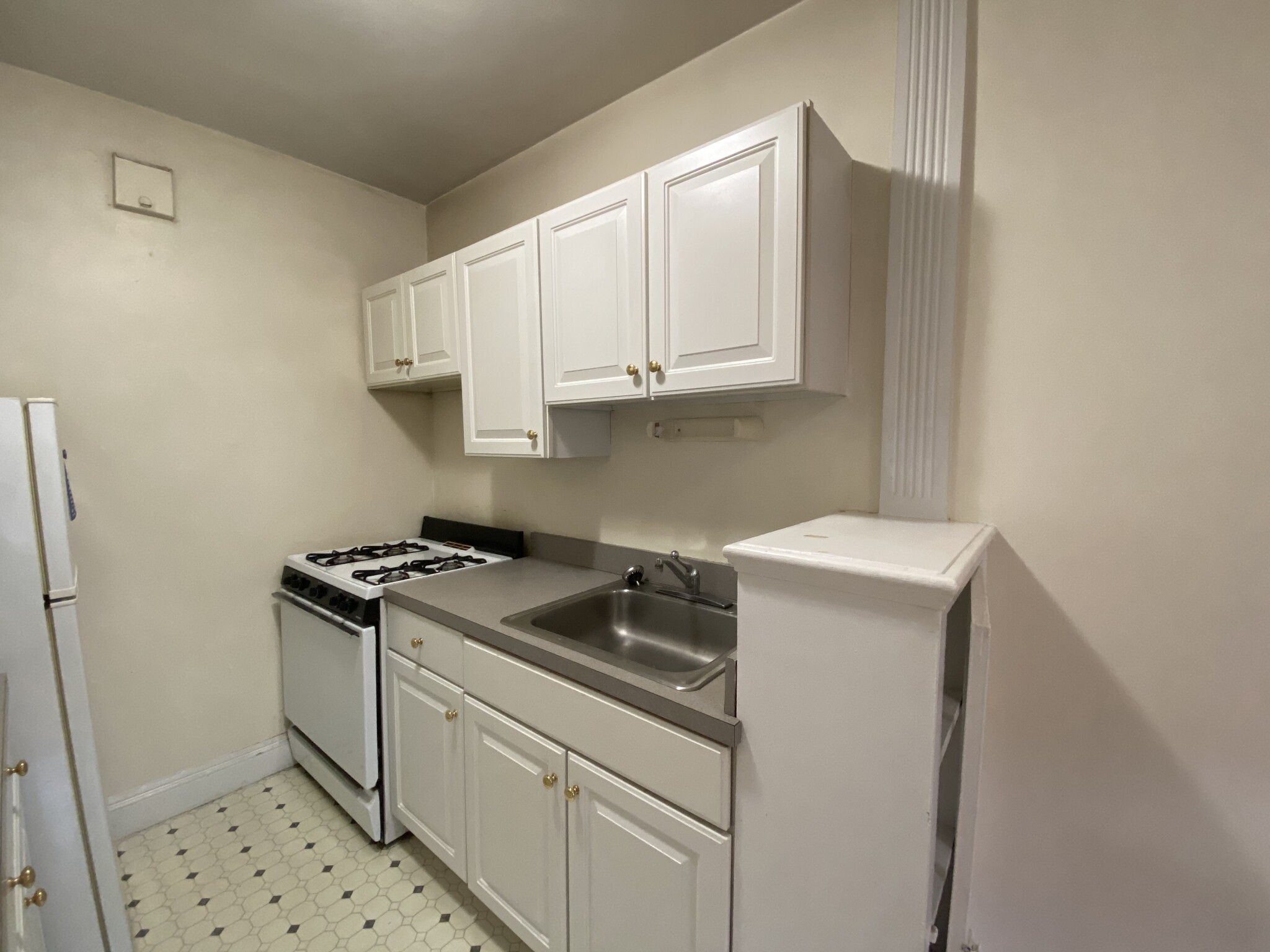 85 Strathmore Rd, Brighton