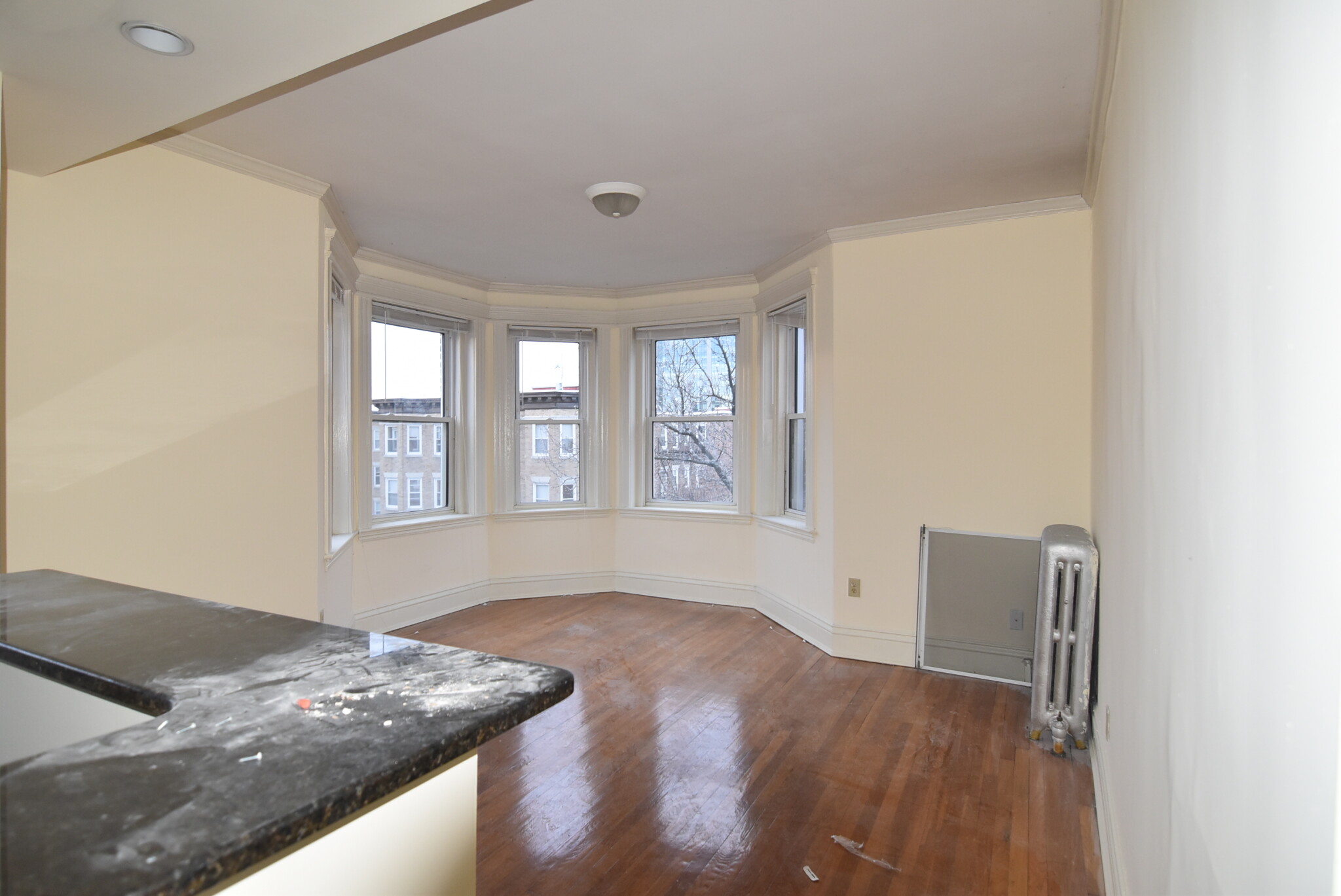 98 Queensberry St, Fenway