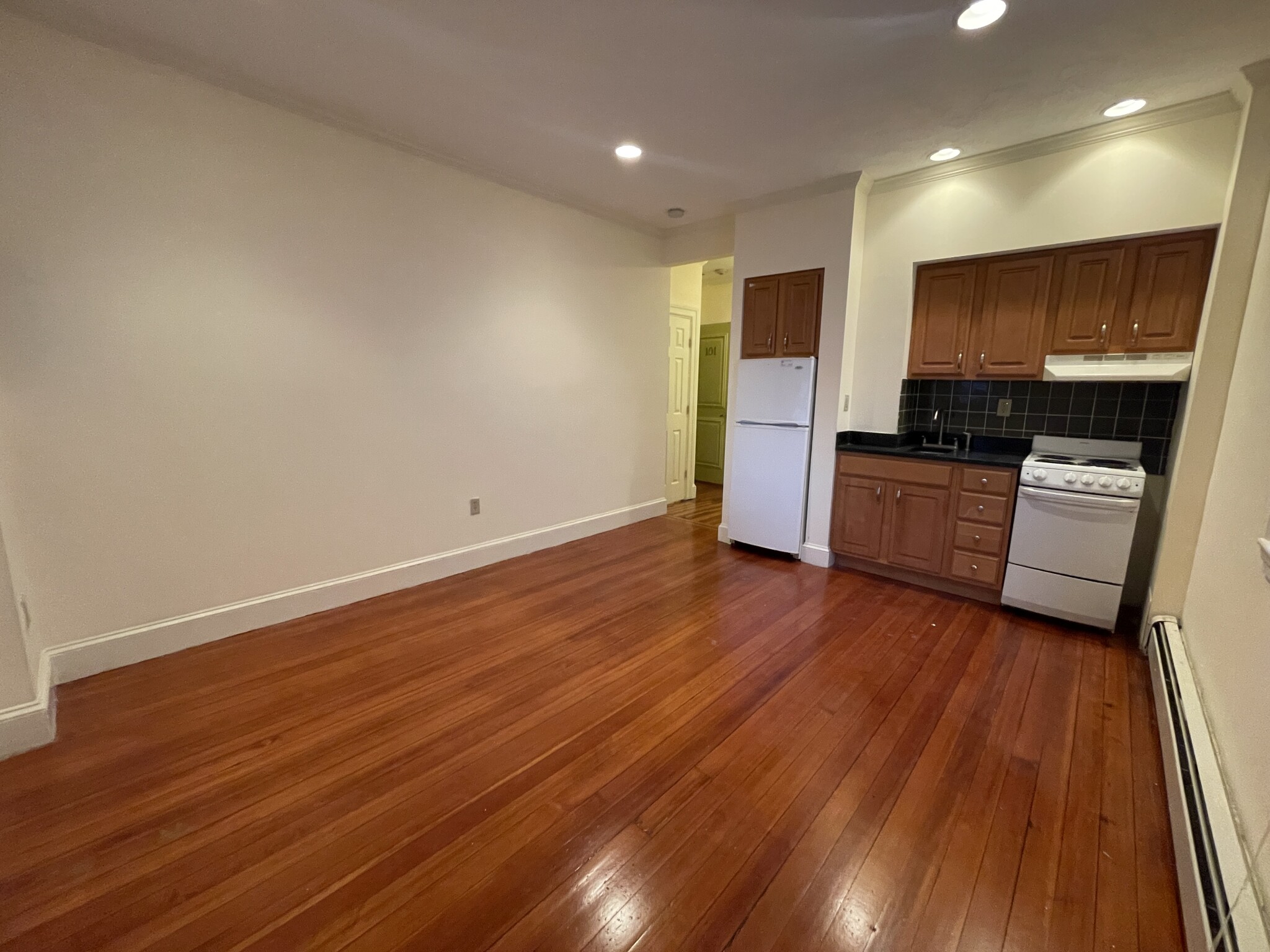 457 Centre St, Newton