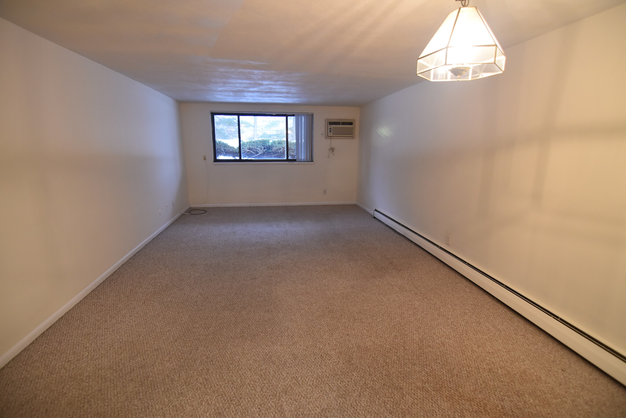 16 Whites Ave, Watertown