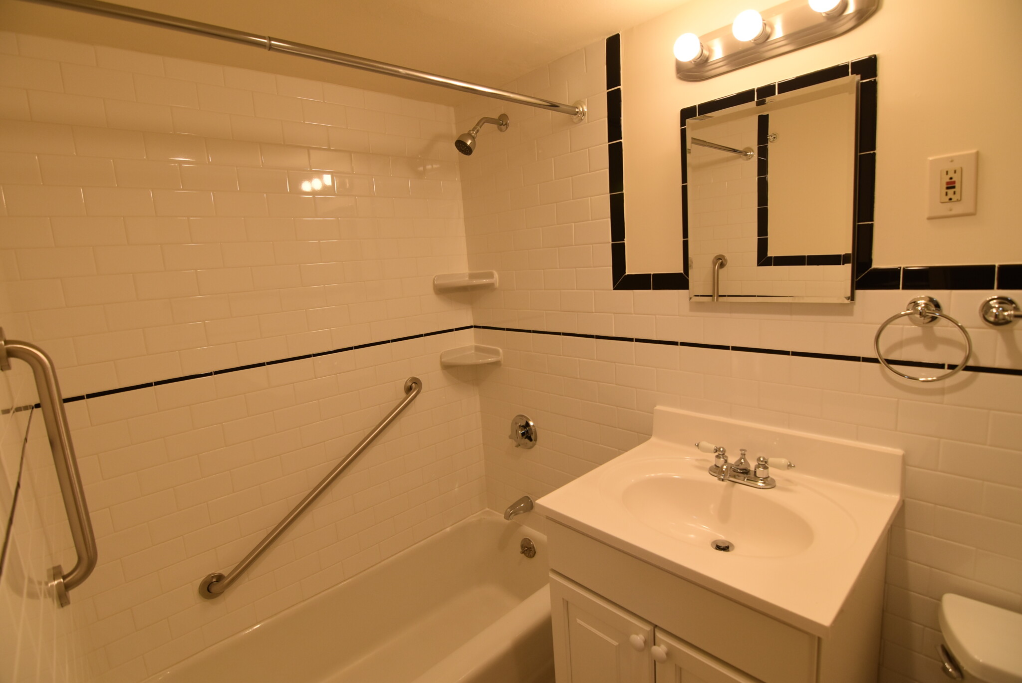 101 Monmouth St, Brookline
