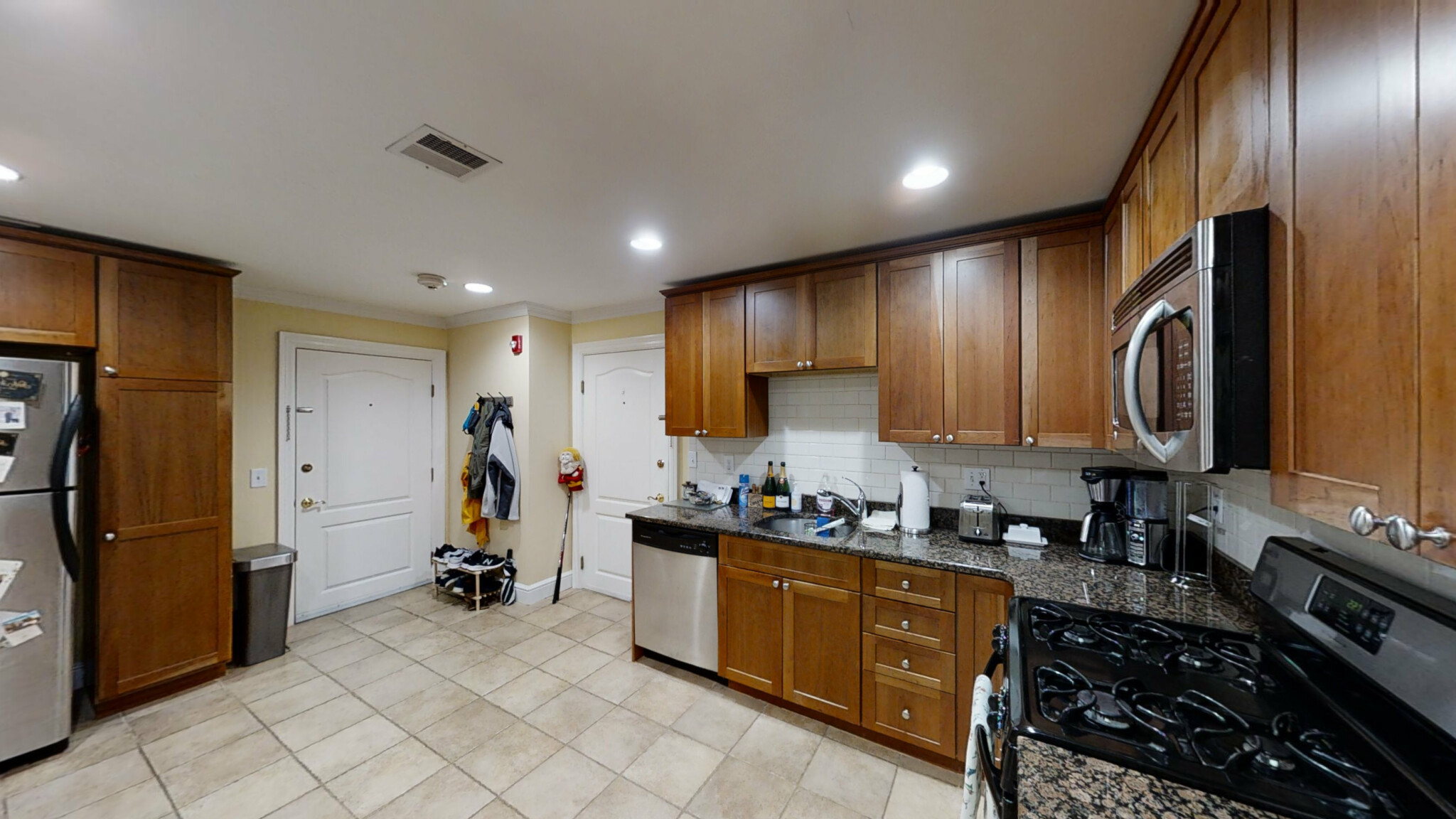 1 bed, 1 bath apartment for rent at 9 Greenway Ct Unit A, Coolidge Corner — photo 3 of 17