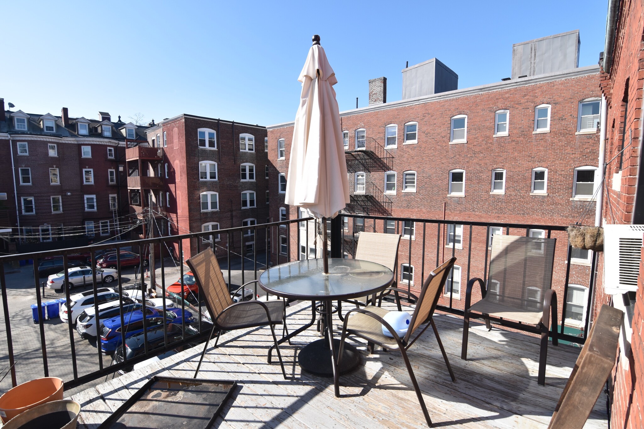 1691 Beacon St, Washington Square