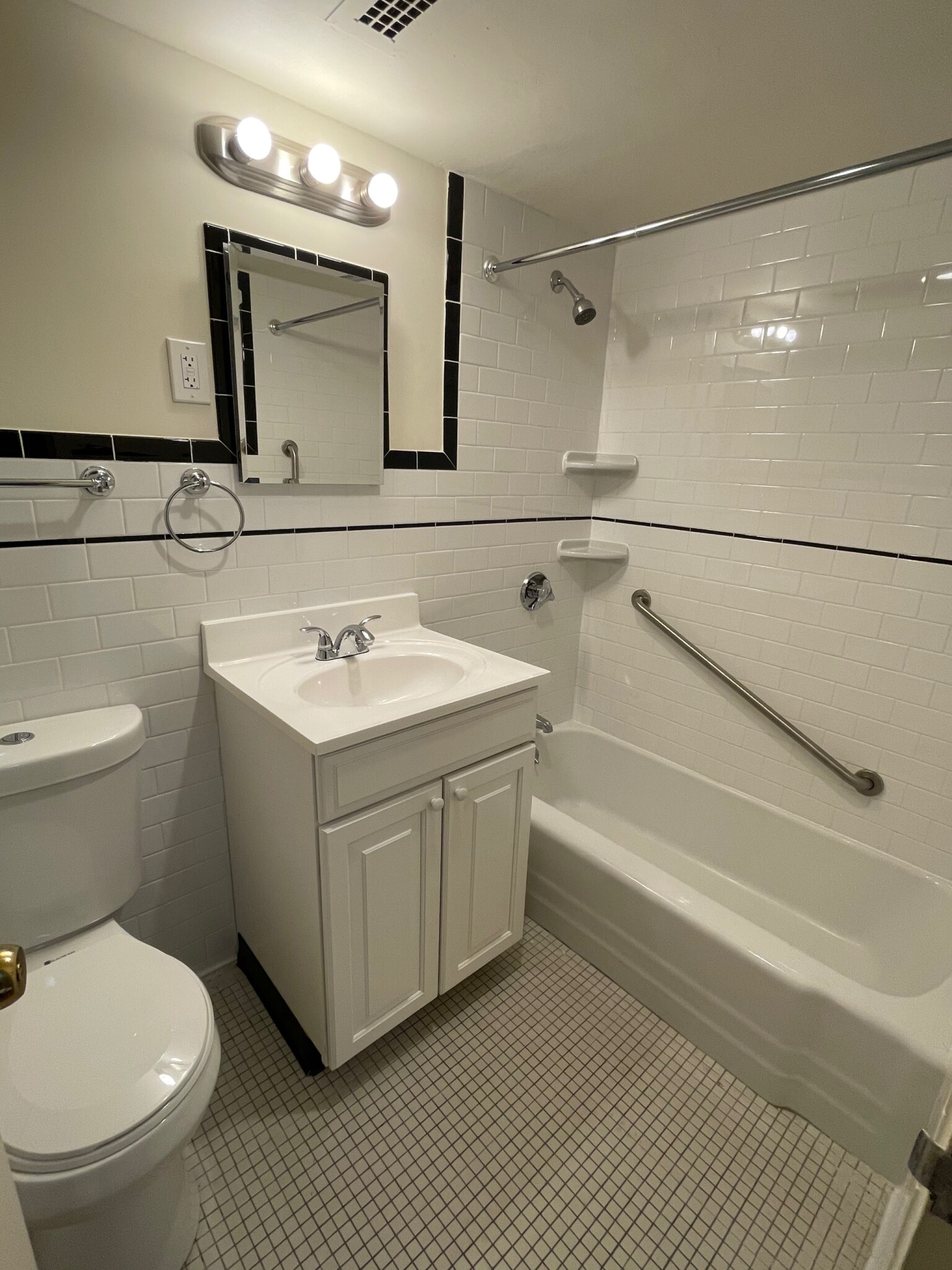 101 Monmouth St, Brookline