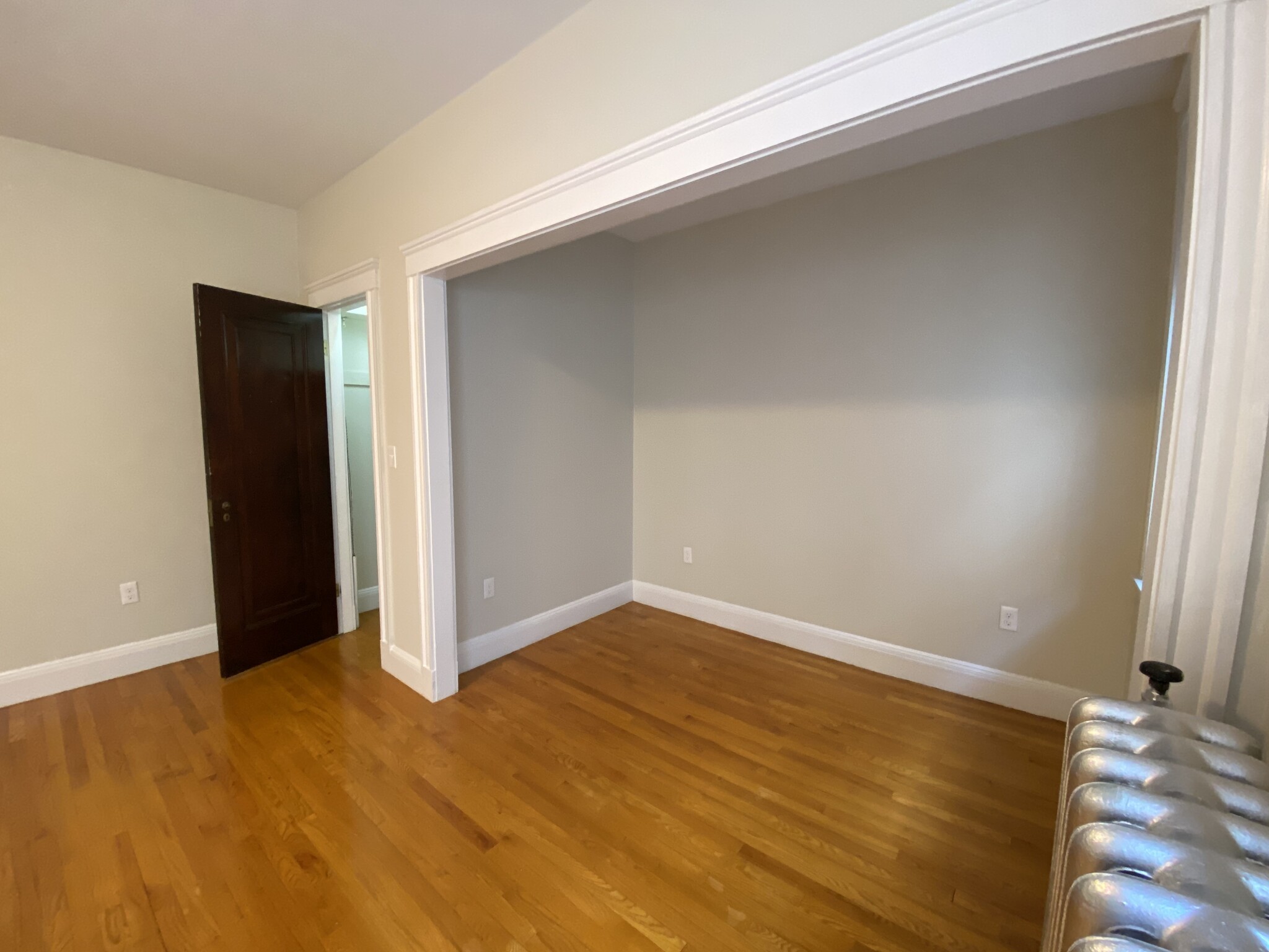 Studio bed, 1 bath apartment for rent at 1940 Commonwealth Ave Unit 37, Brighton — photo 3 of 18