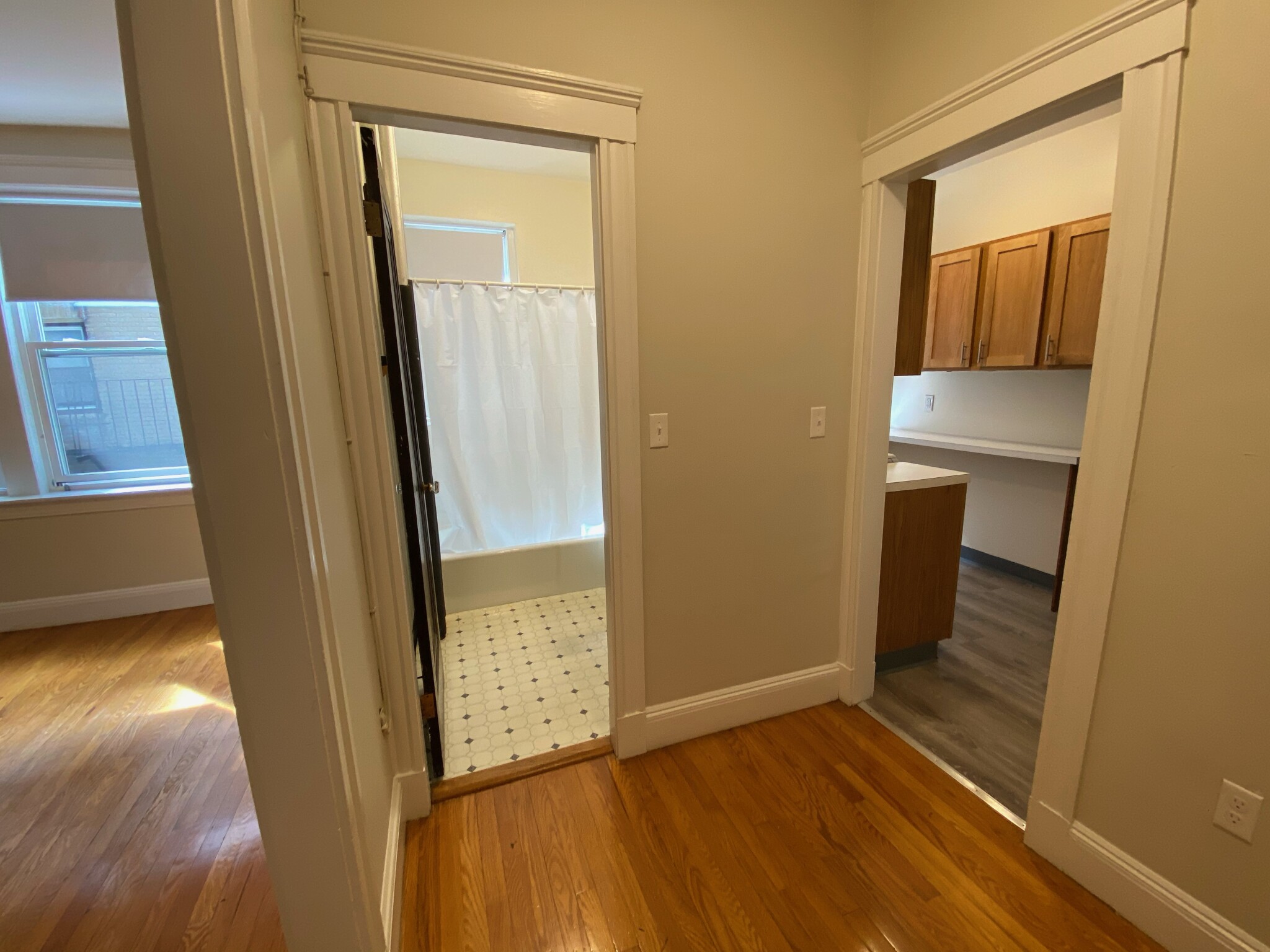 Studio bed, 1 bath apartment for rent at 1940 Commonwealth Ave Unit 37, Brighton — photo 8 of 18