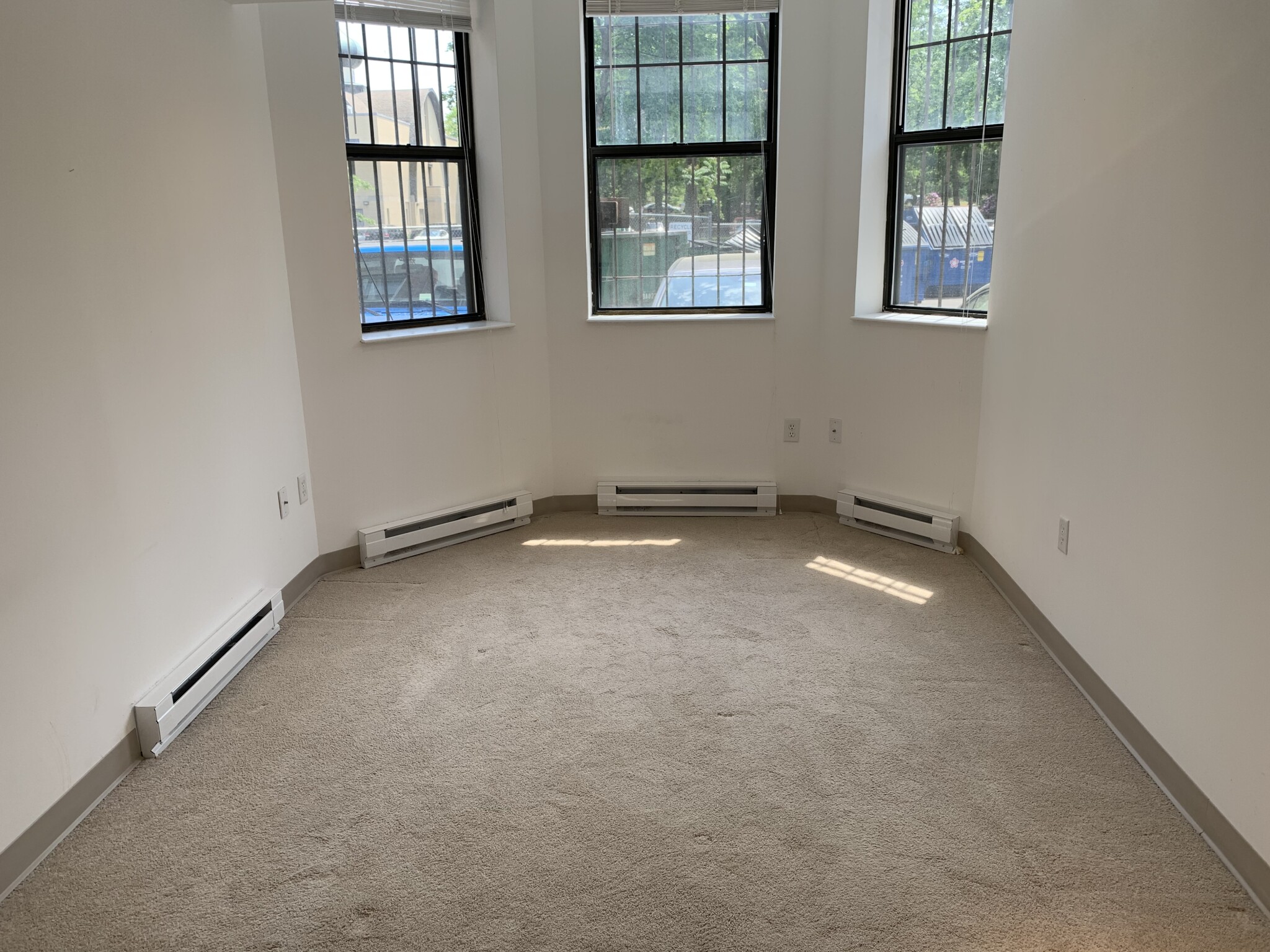 102 Queensberry St, Boston