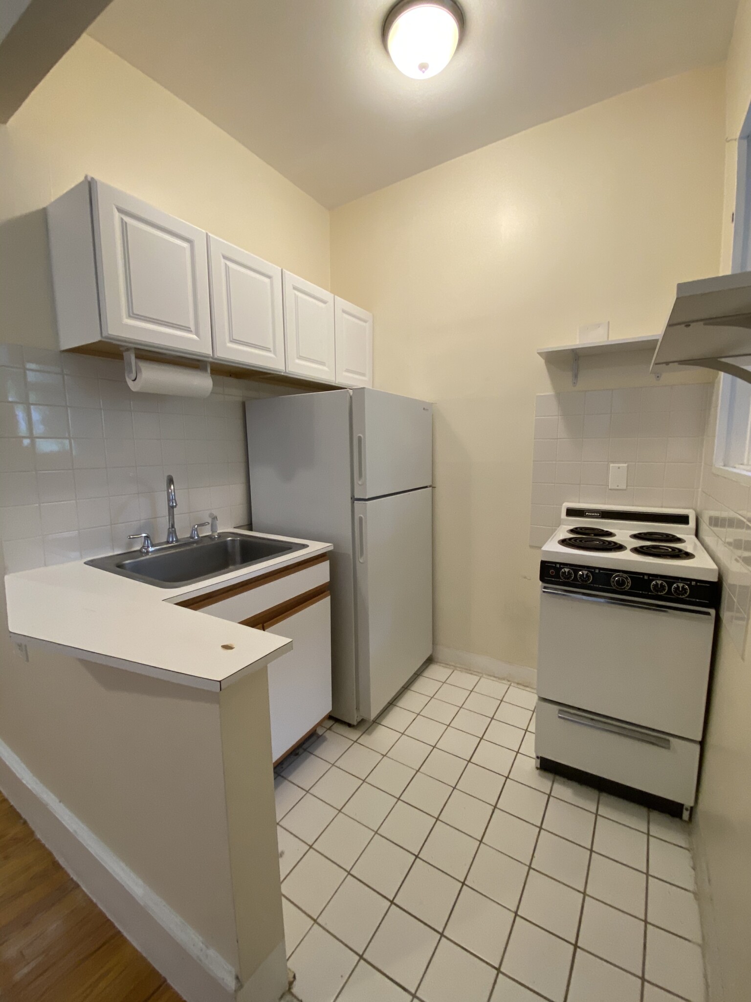 1 bed, 1 bath apartment for rent at 32 Winchester St Unit 9, Brookline — photo 4 of 7