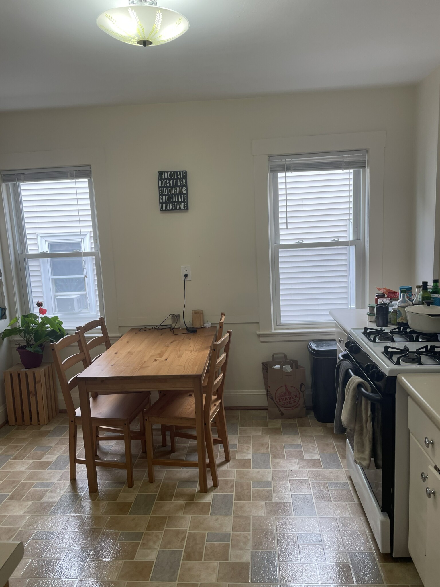 2 bed, 1 bath apartment for rent at 79 Euston Rd Unit 2, Brighton — photo 5 of 12