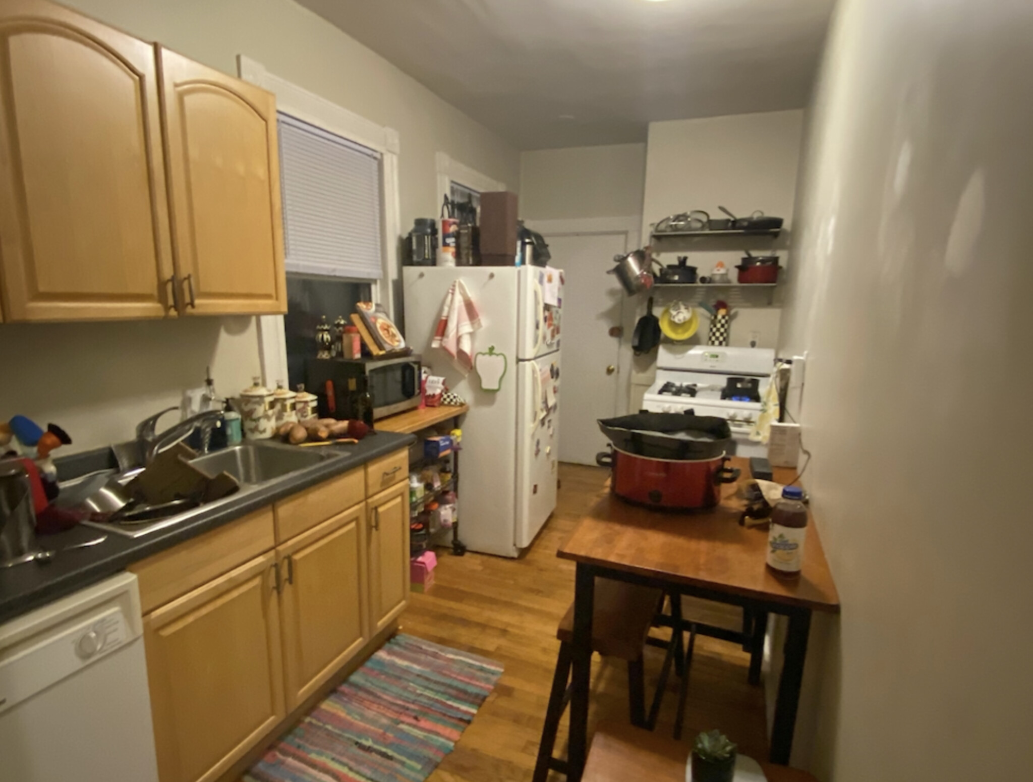 1 bed, 1 bath apartment for rent at 8 Douglass St Unit 2R, Central Square — photo 5 of 6
