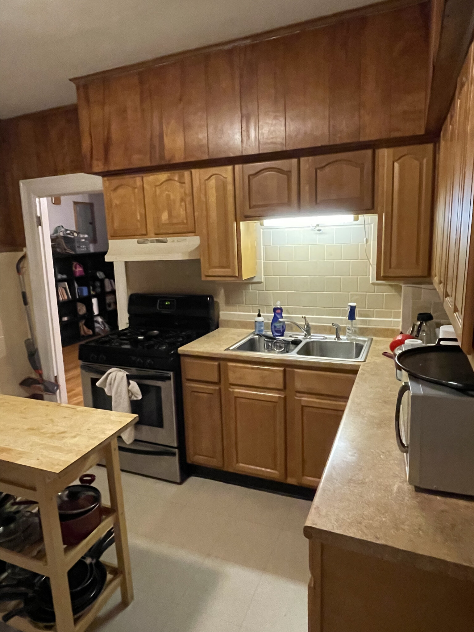 2 bed, 1 bath apartment for rent at 37 Beals St Unit 2ND FLR, Brookline — photo 4 of 16