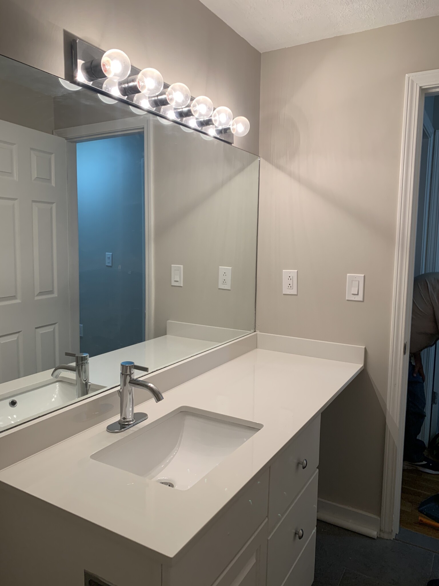2 bed, 2 bath apartment for rent at 1212 Vfw Pkwy, West Roxbury — photo 7 of 16