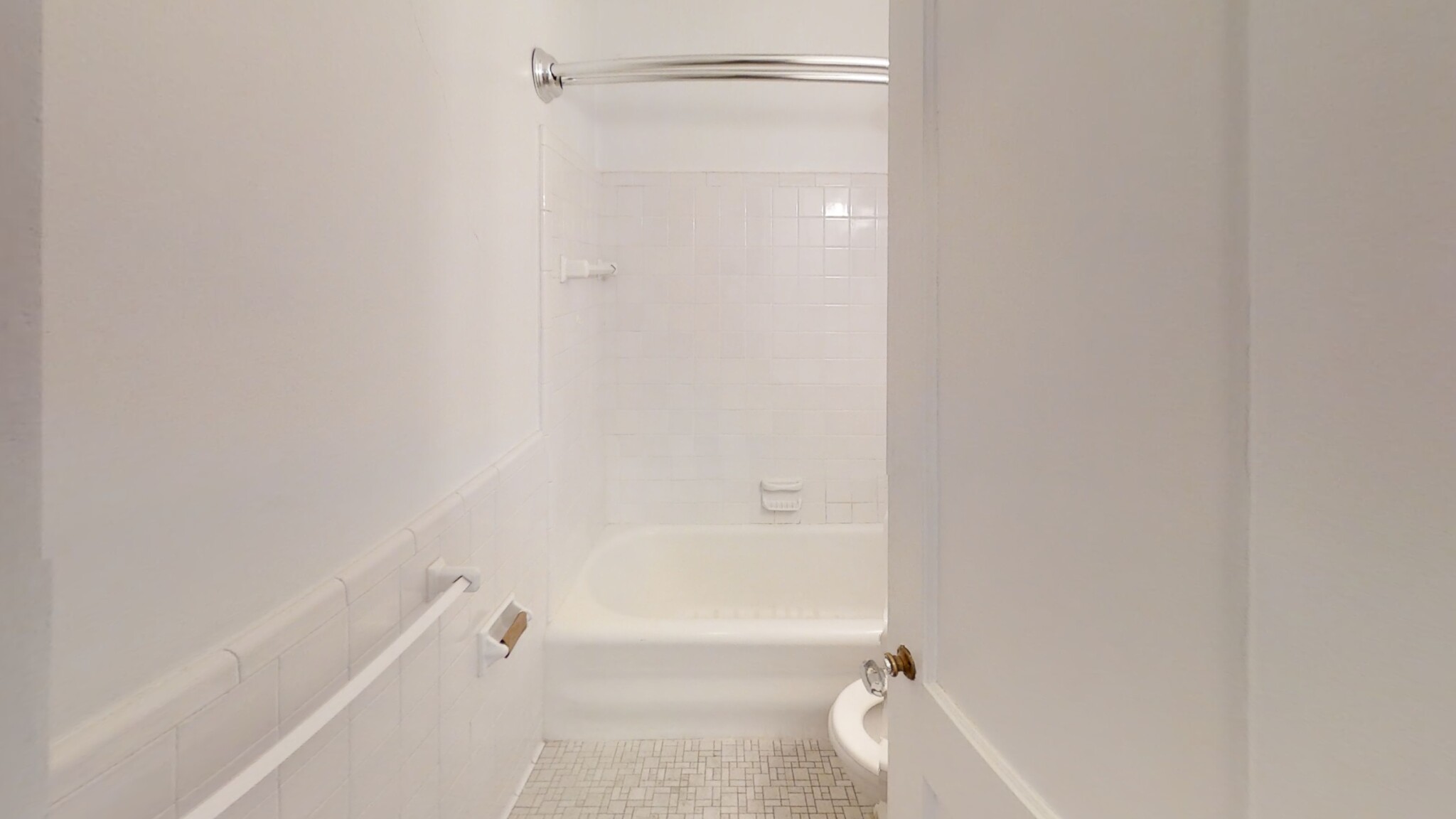 2 bed, 2 bath apartment for rent at 1284 Beacon St Unit 815, Coolidge Corner — photo 8 of 9