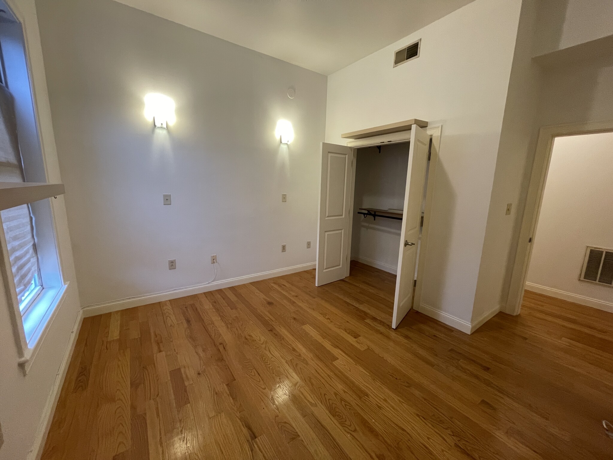 5 bed, 2.5 bath apartment for rent at 48 Dudley St Unit 1, Roxbury — photo 8 of 10