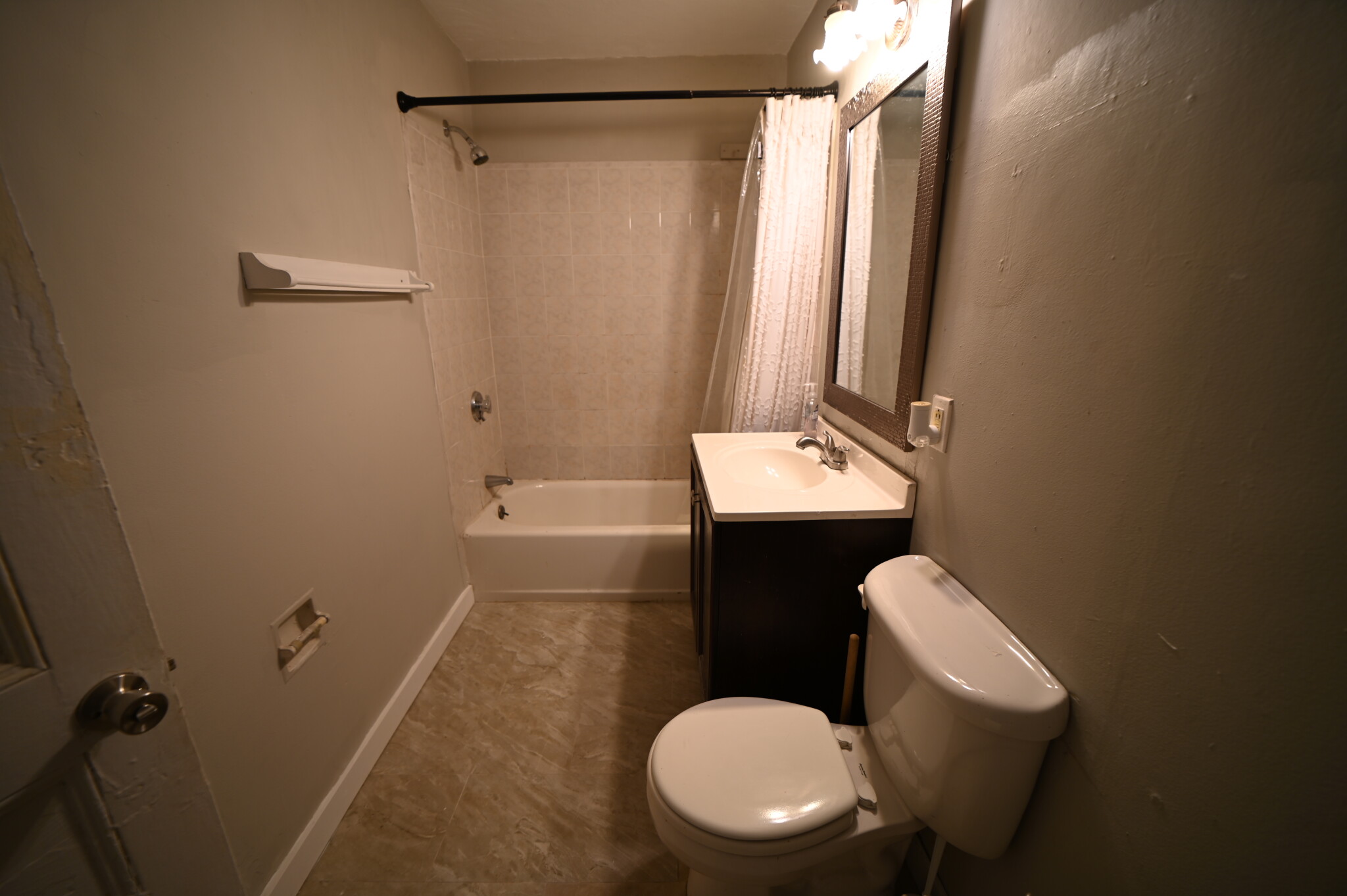 3 bed, 1 bath apartment for rent at 3 Englewood Unit 1B, Brookline — photo 8 of 17