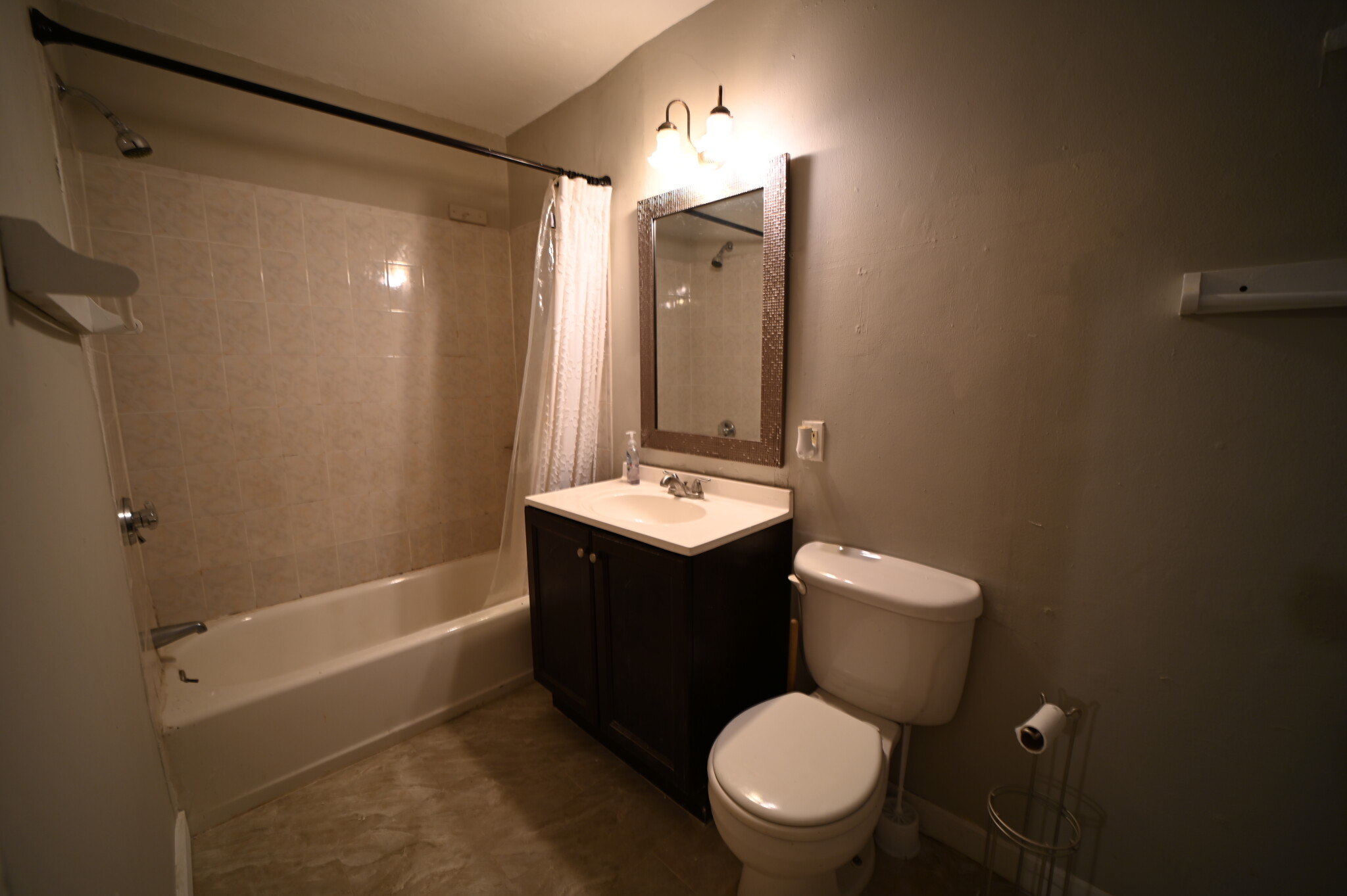 3 bed, 1 bath apartment for rent at 3 Englewood Unit 1B, Brookline — photo 7 of 17