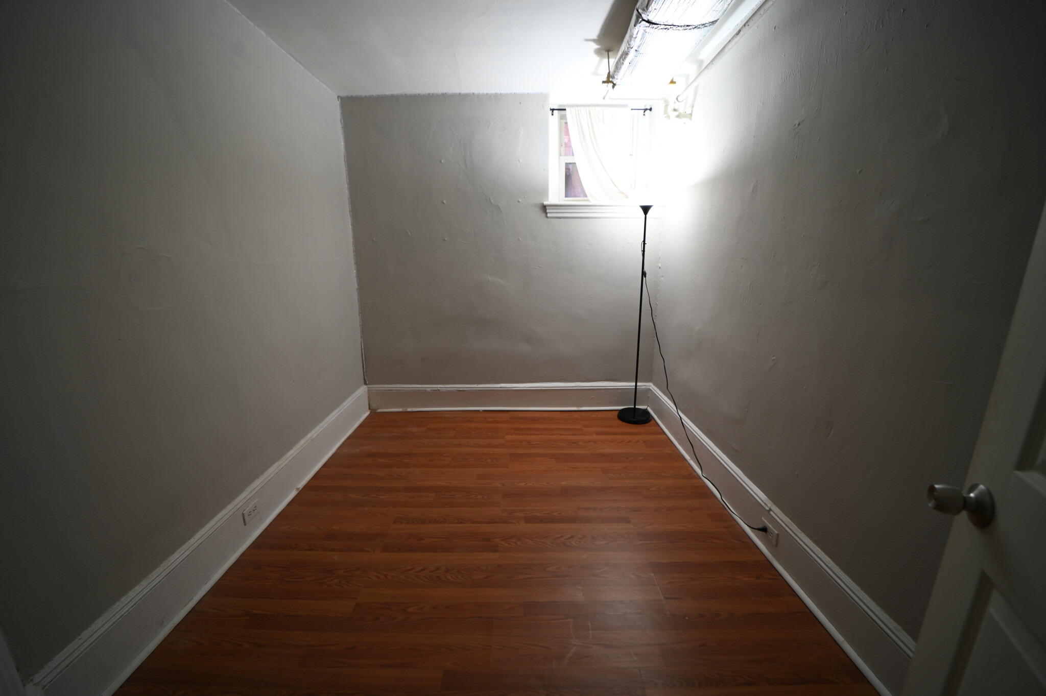 3 bed, 1 bath apartment for rent at 3 Englewood Unit 1B, Brookline — photo 9 of 17