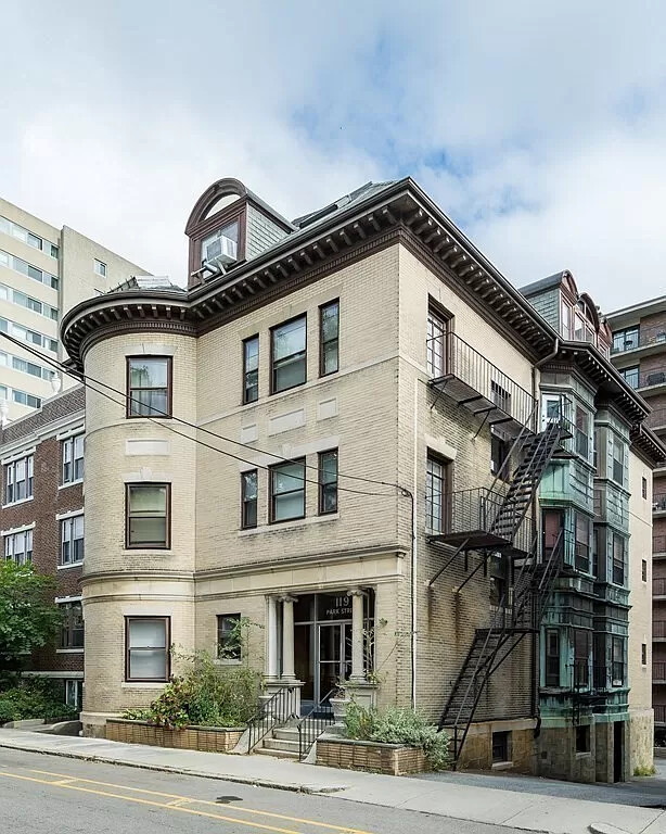 119 Park St, Brookline